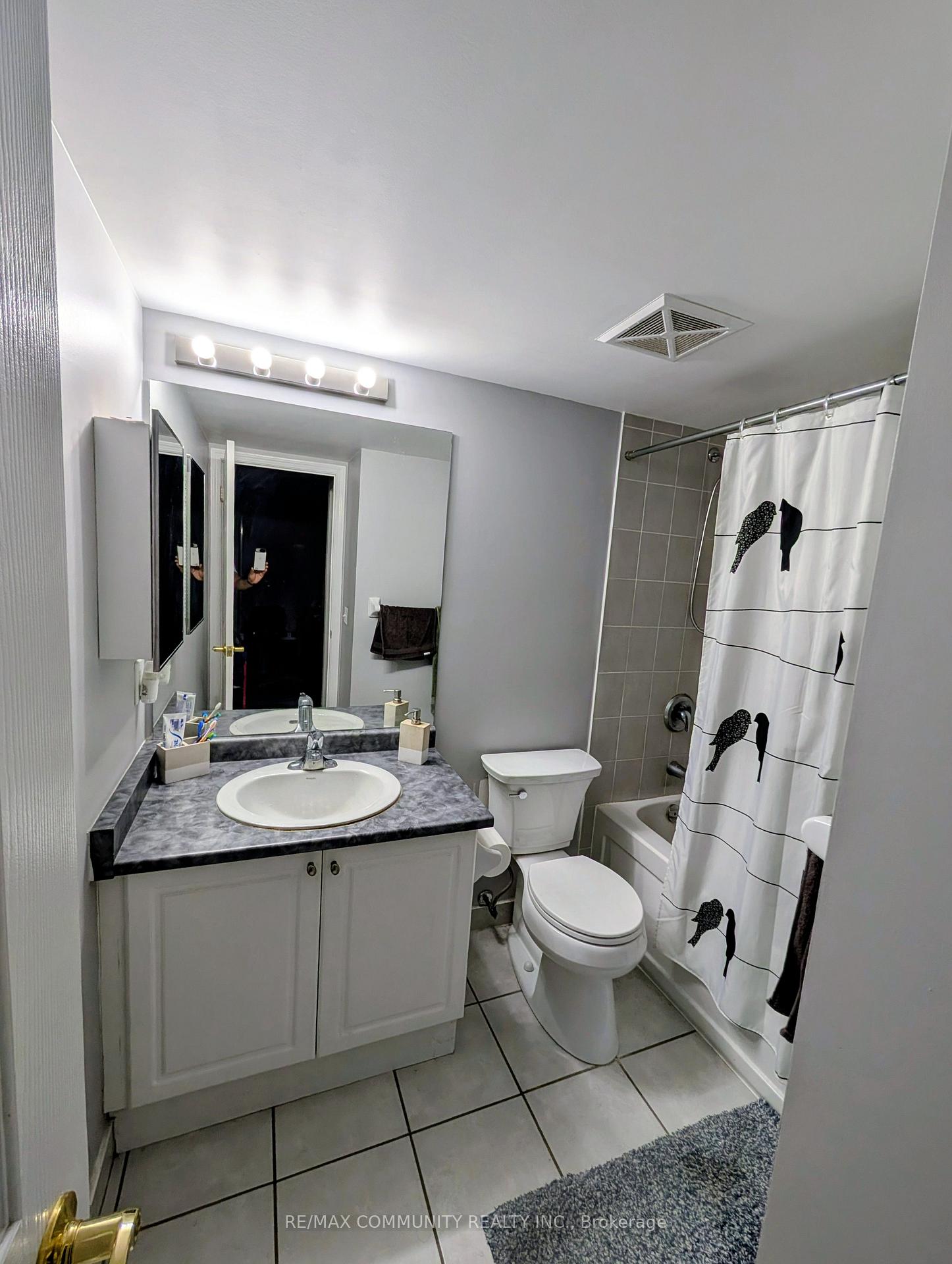 Photo 7 of Unit 815, 51 Lower Simcoe Street, Toronto, Waterfront Communities — HOMEH