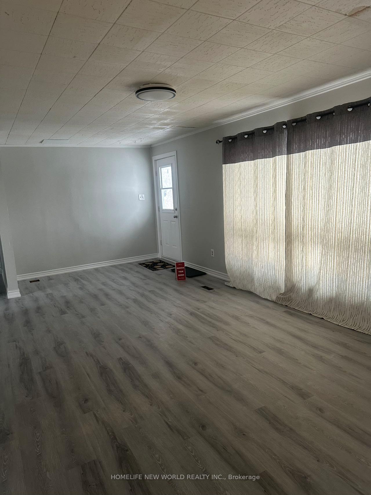 Photo 3 of 15395 Bayview Avenue, Aurora, Bayview Northeast — HOMEH