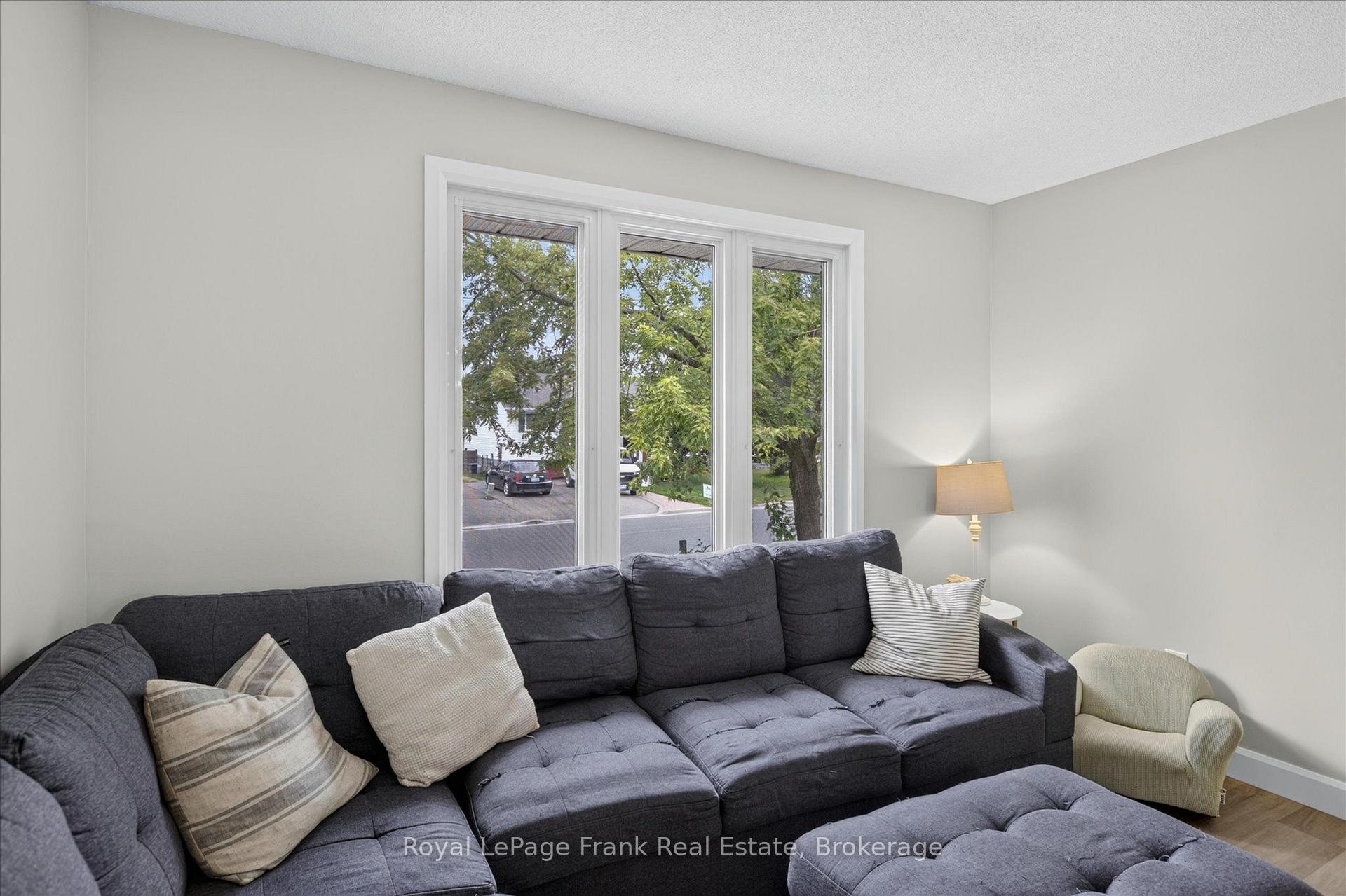 Photo 11 of 2615 Foxmeadow Road, Peterborough, Ashburnham Ward 4 — HOMEH