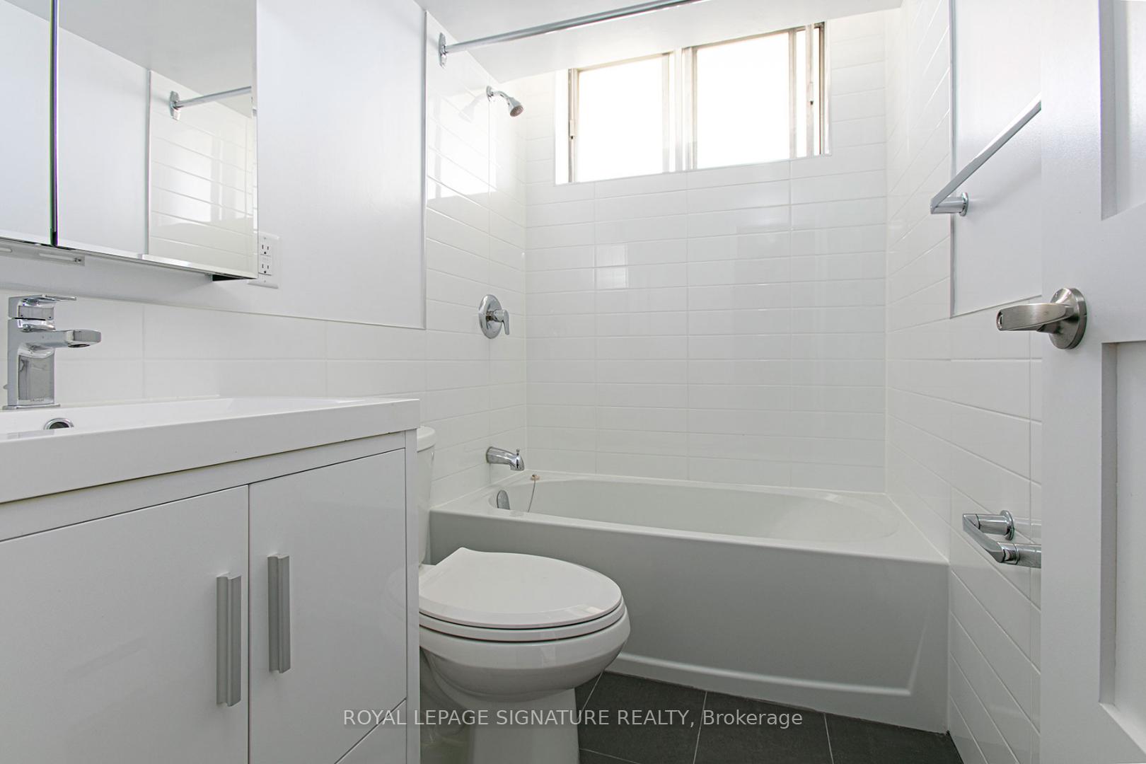 Photo 7 of Unit 203, 525 Eglinton Avenue E, Toronto, Mount Pleasant East — HOMEH