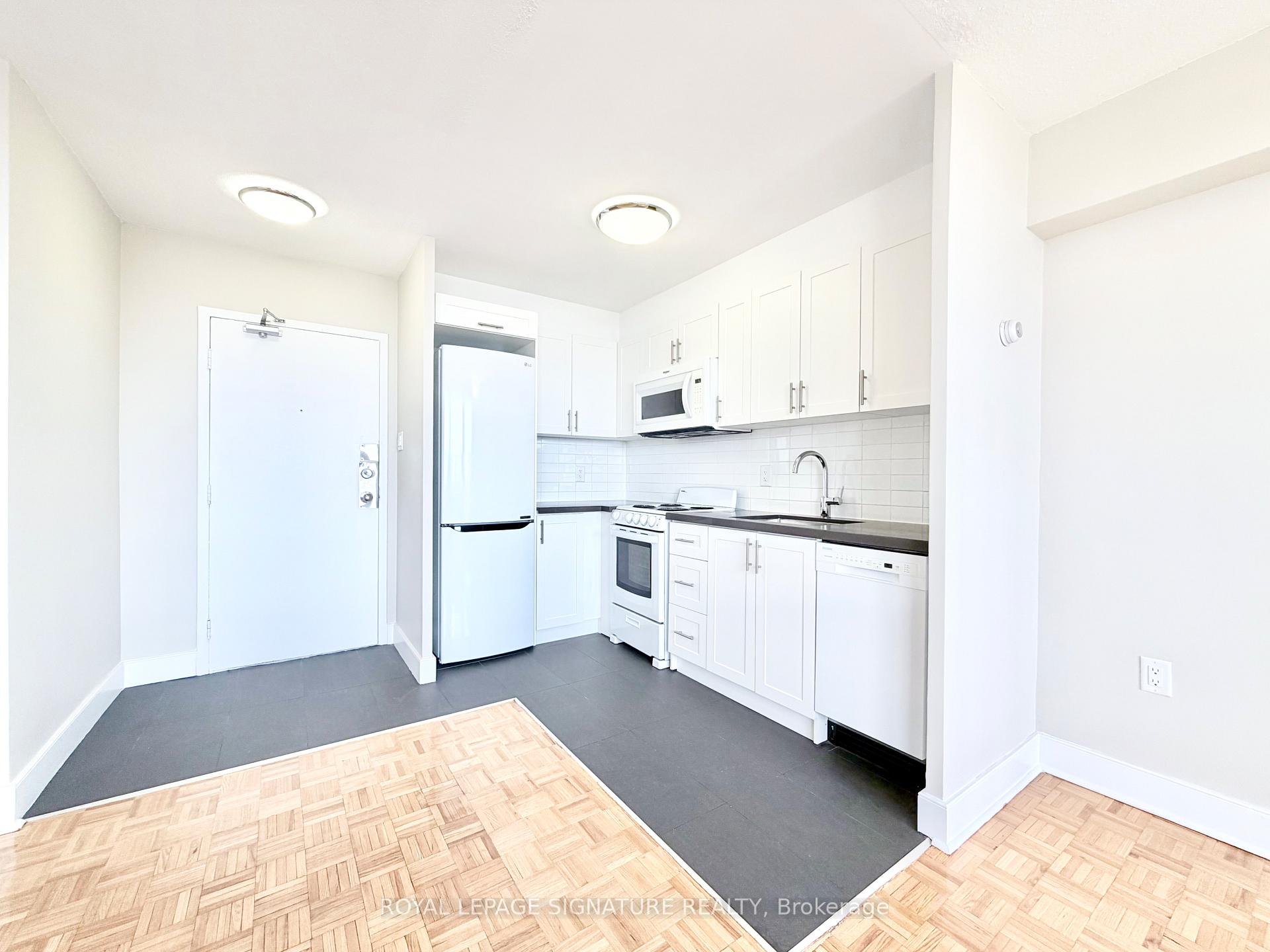 Photo 3 of Unit 404, 1500 Bathurst Street, Toronto, Humewood-Cedarvale — HOMEH