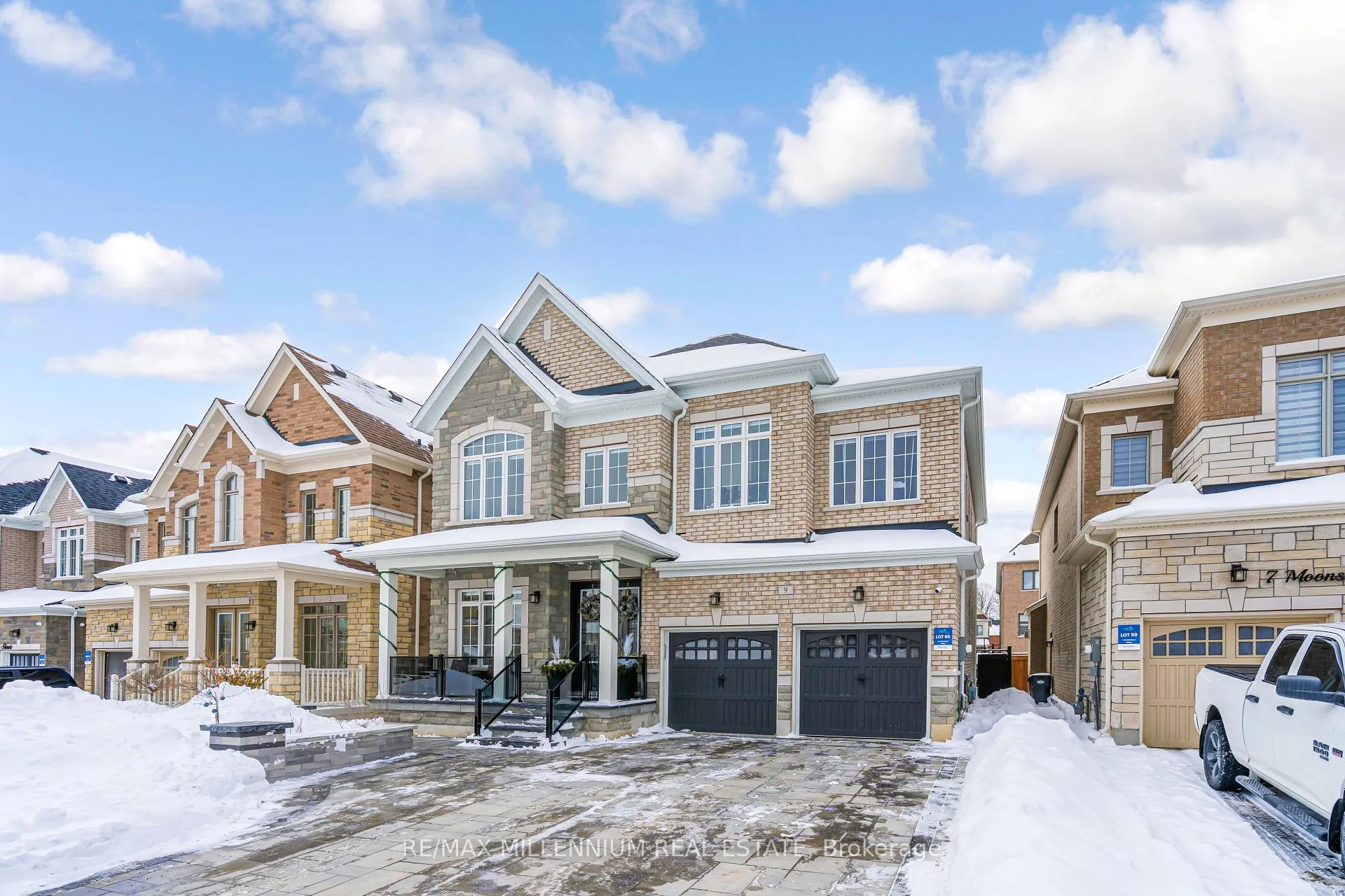 Photo 2 of 9 Moonstruck Street, Caledon, Caledon East — HOMEH