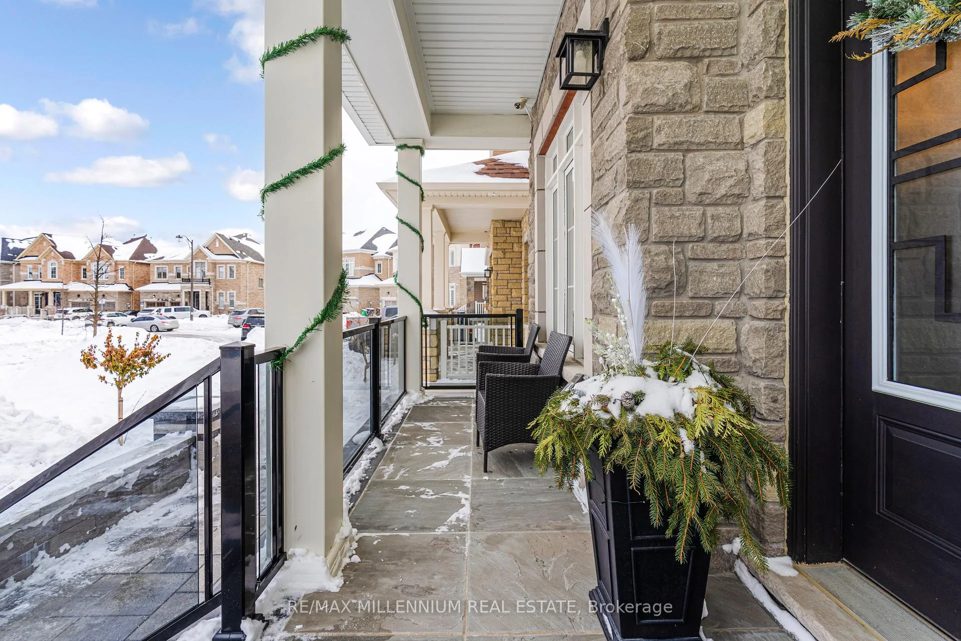 Photo 3 of 9 Moonstruck Street, Caledon, Caledon East — HOMEH