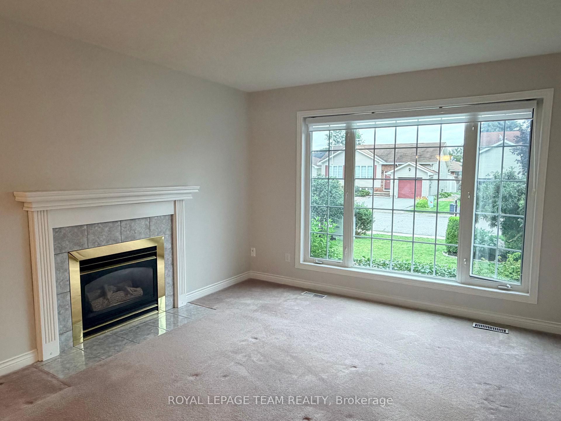 Photo 8 of 16 Fairview Crescent, Arnprior, Arnprior — HOMEH
