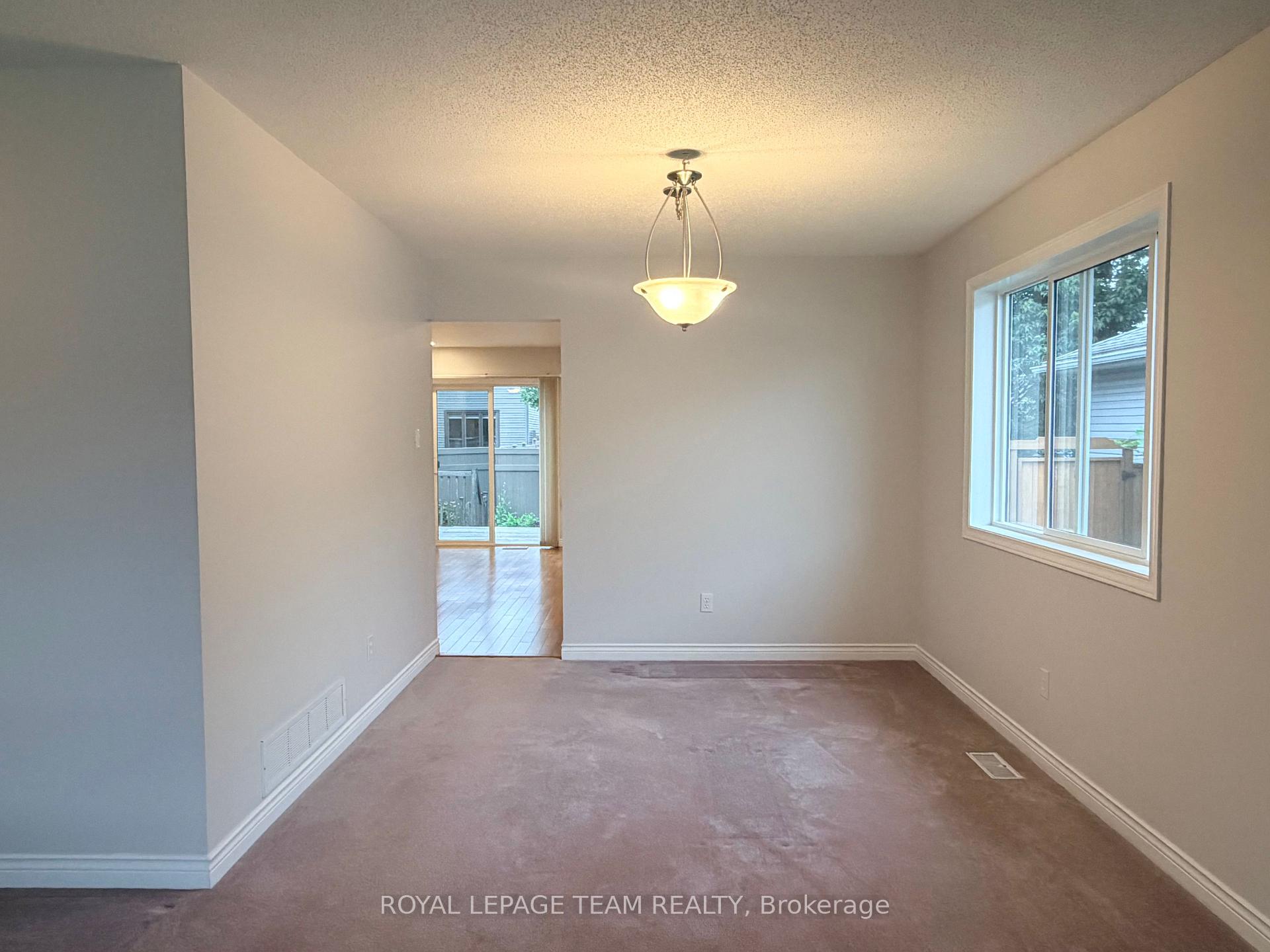 Photo 10 of 16 Fairview Crescent, Arnprior, Arnprior — HOMEH