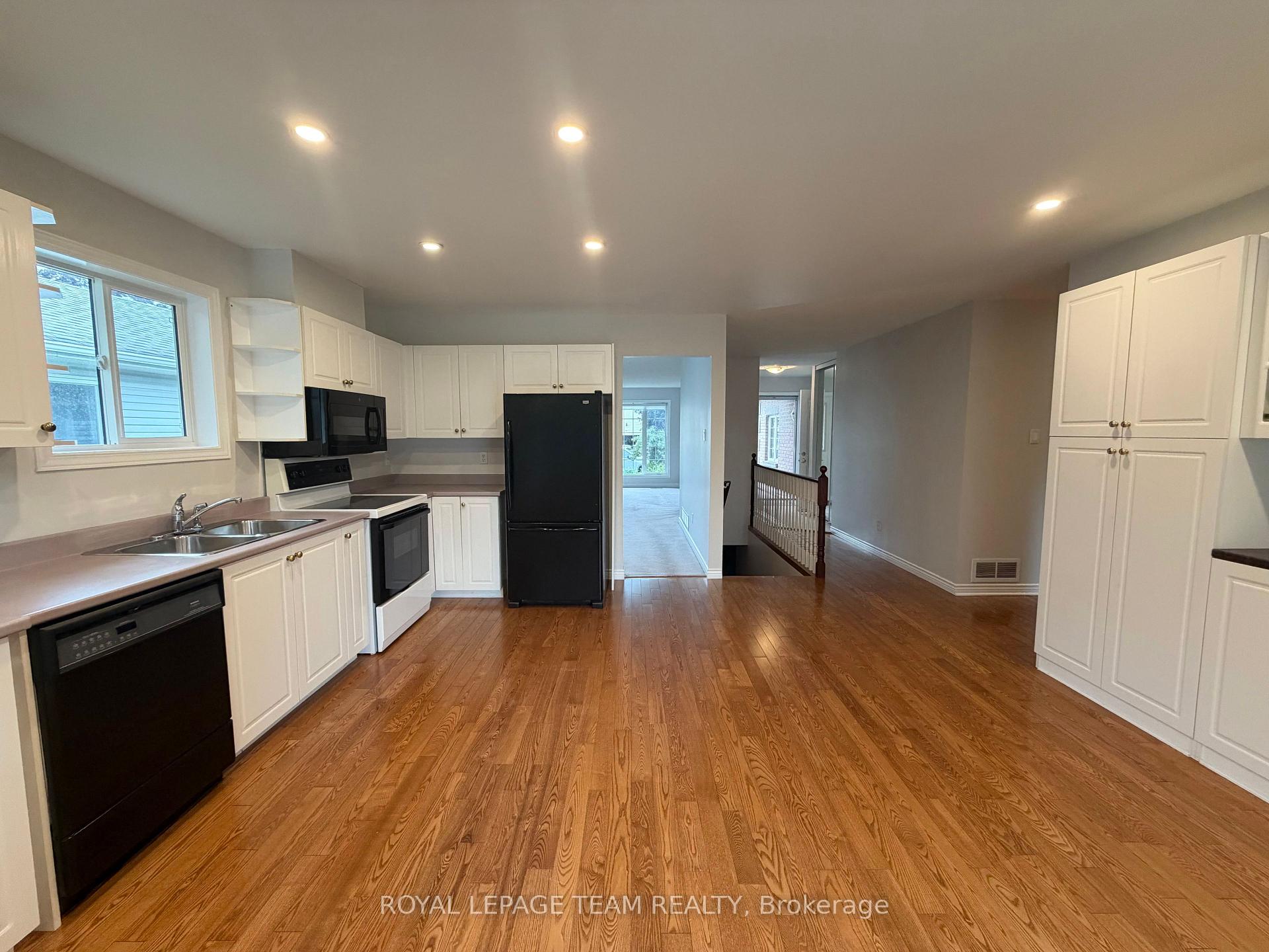 Photo 13 of 16 Fairview Crescent, Arnprior, Arnprior — HOMEH