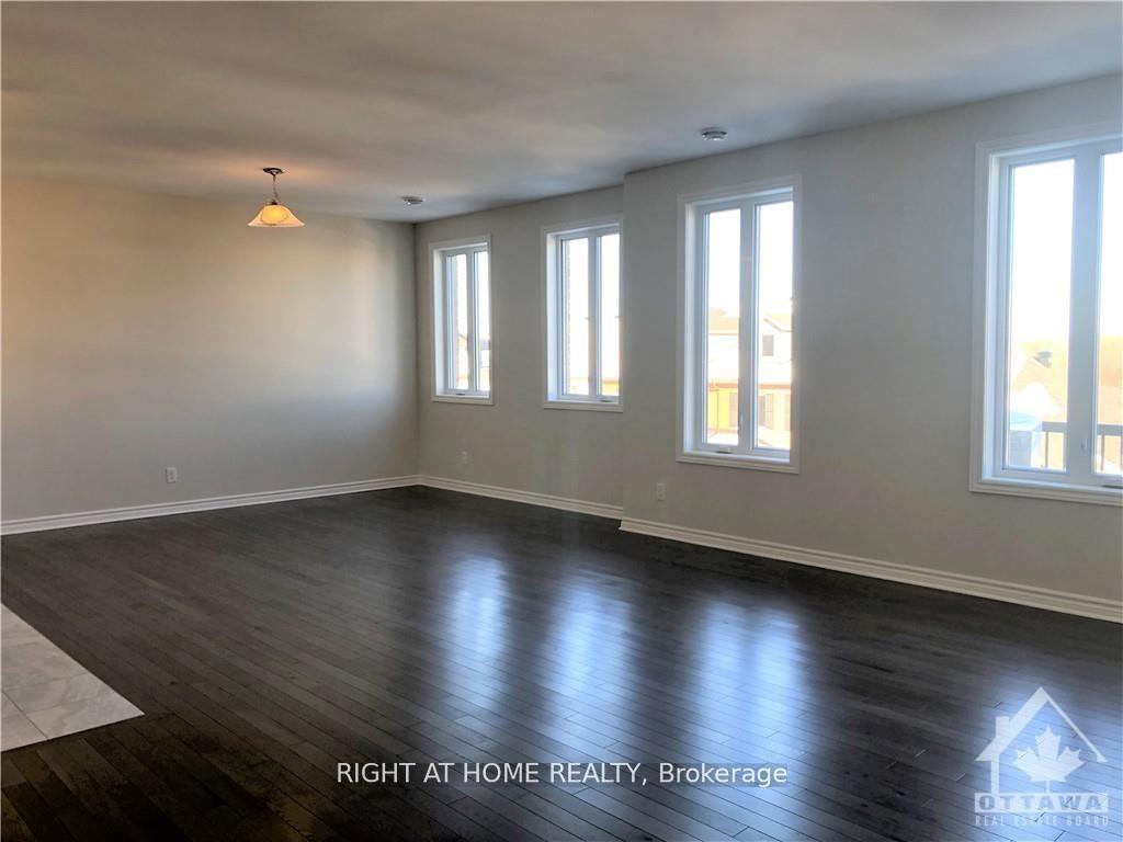 Photo 3 of Unit G, 735 Dearborn Private, Ottawa, Blossom Park/Kemp Park/Findlay Creek — HOMEH