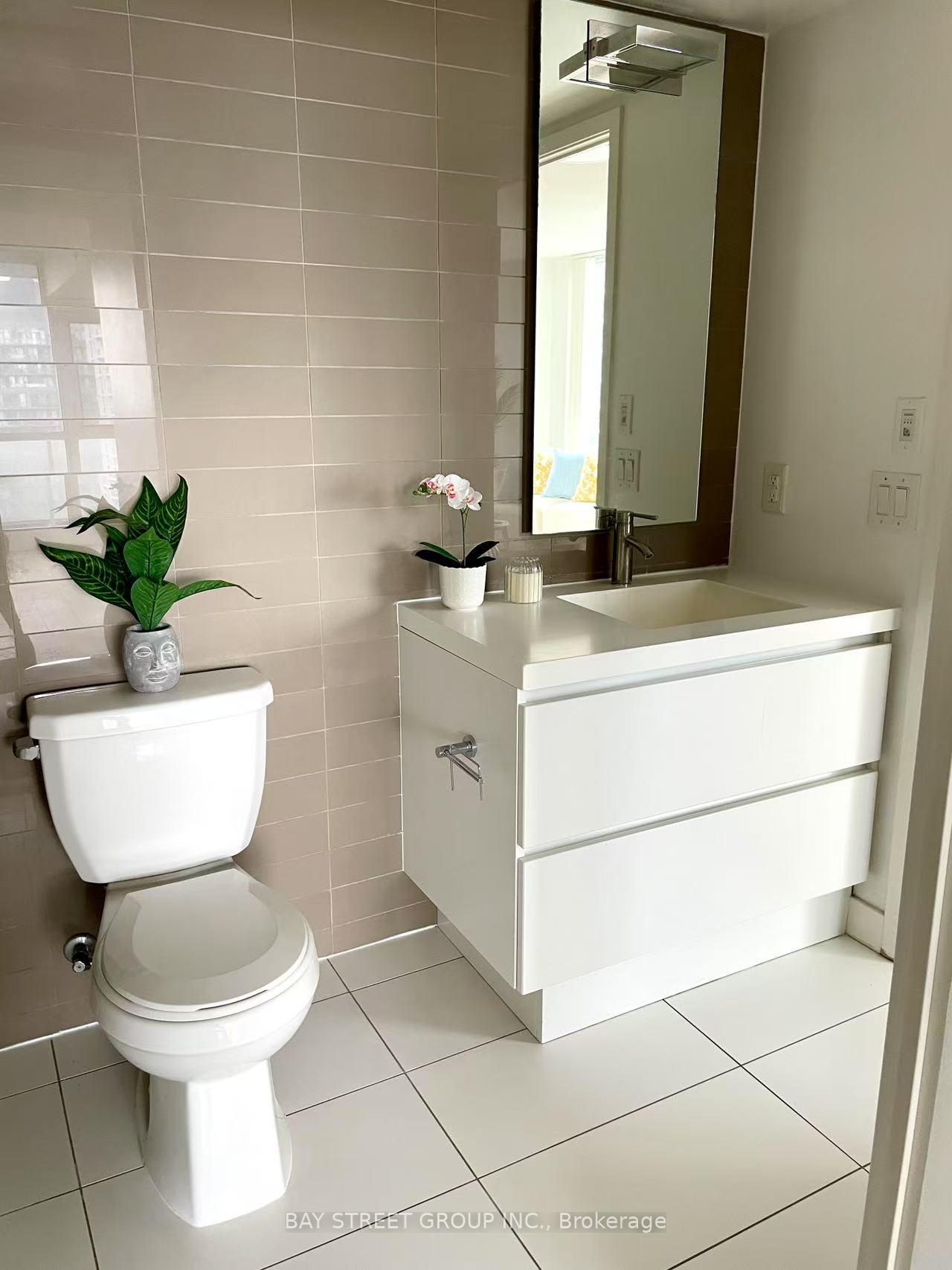 Photo 7 of Unit 2908, 75 Queens Wharf Road, Toronto, Waterfront Communities — HOMEH