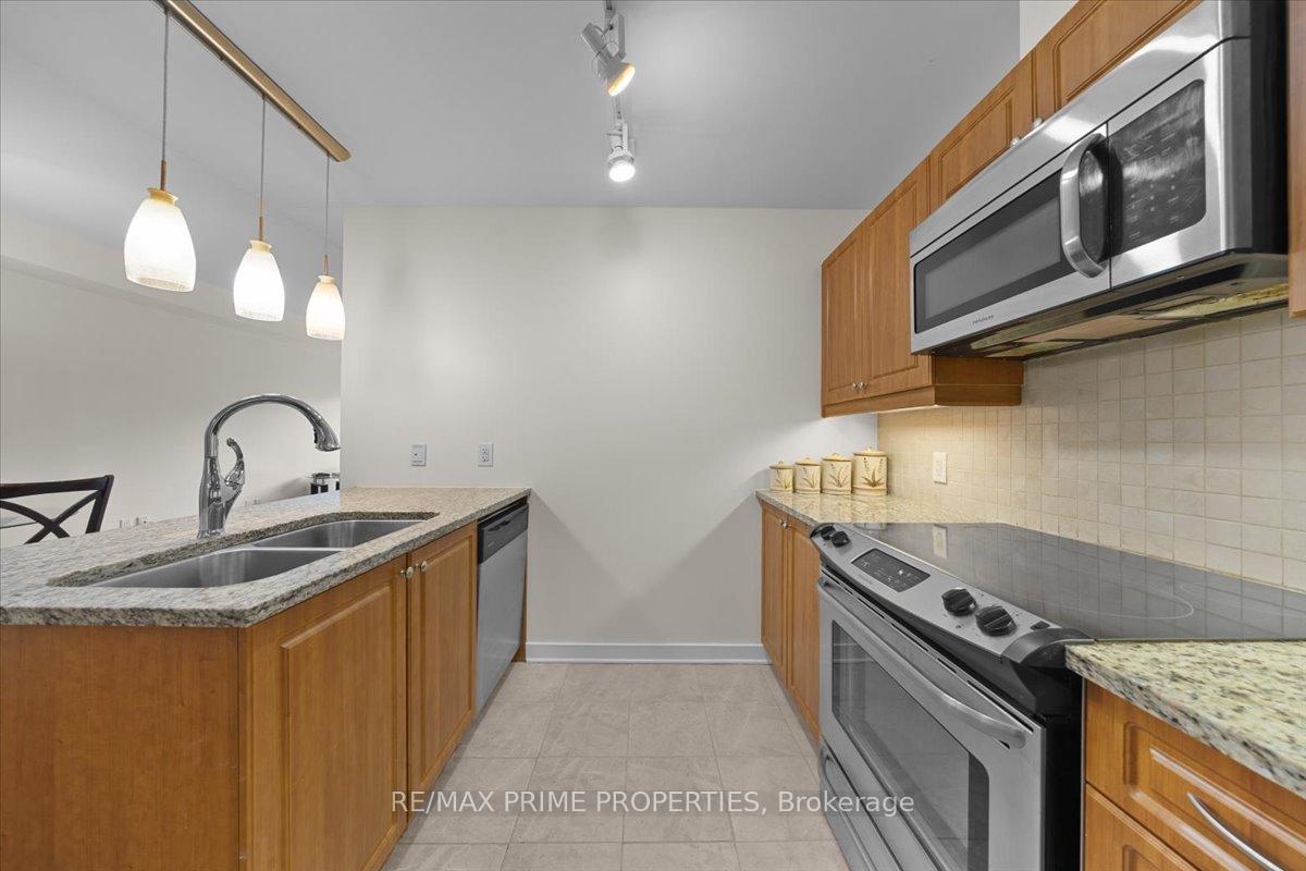 Photo 8 of Unit 506, 310 Centrum Boulevard, Ottawa, Bilberry Creek/Queenswood Heights — HOMEH