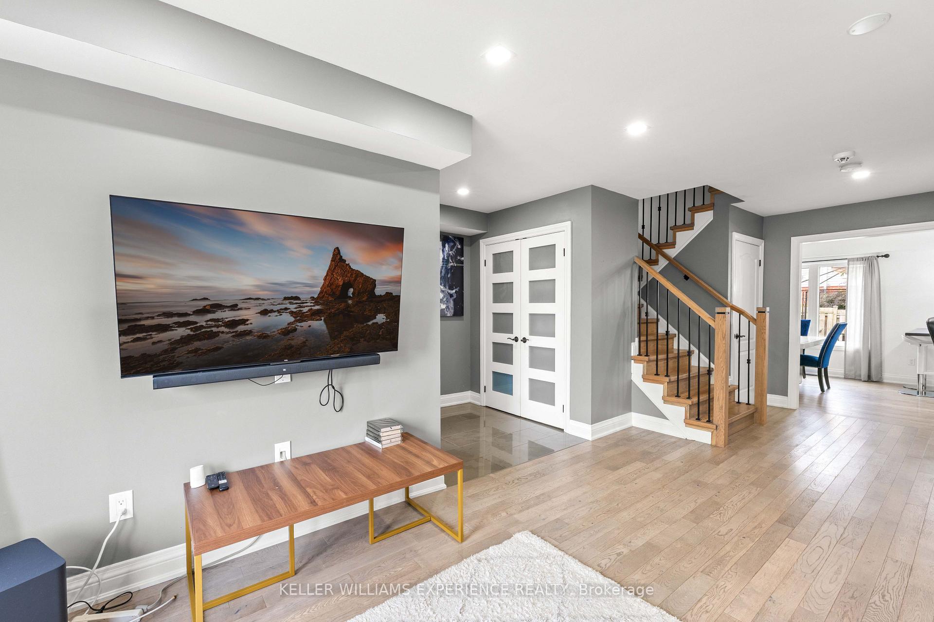 Photo 11 of 16 Snowden Avenue, Barrie, Innis-Shore — HOMEH