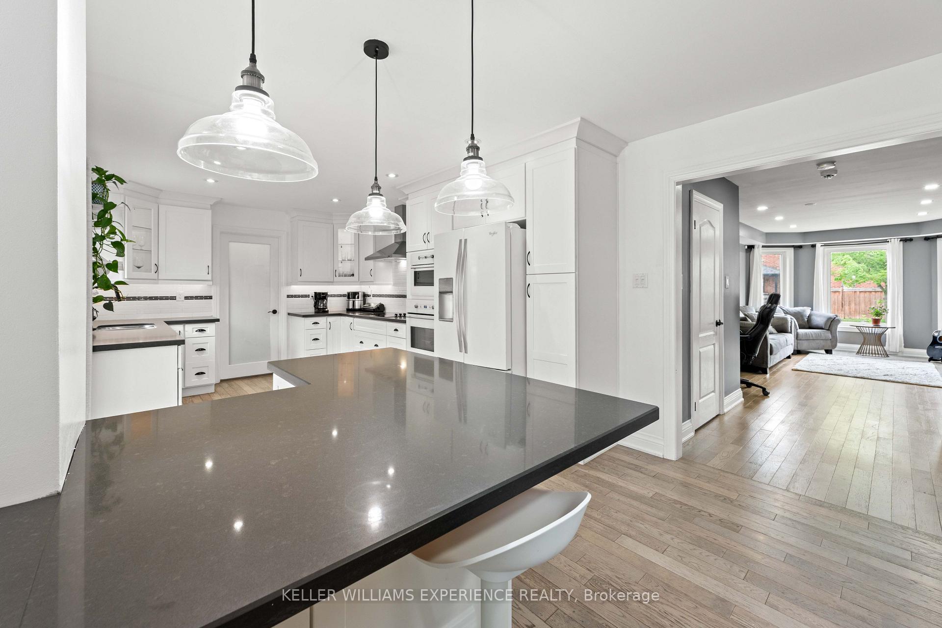 Photo 18 of 16 Snowden Avenue, Barrie, Innis-Shore — HOMEH