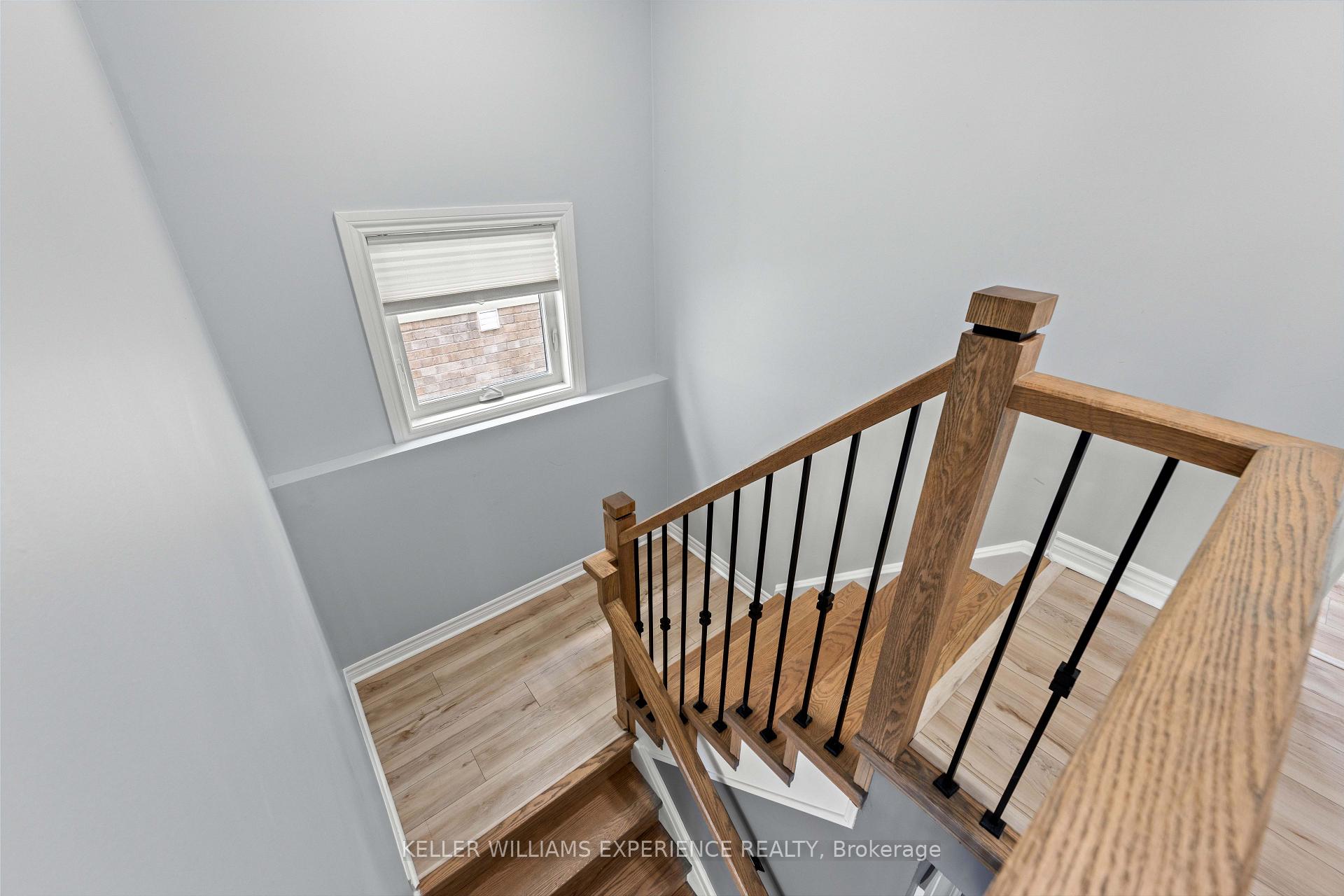 Photo 35 of 16 Snowden Avenue, Barrie, Innis-Shore — HOMEH