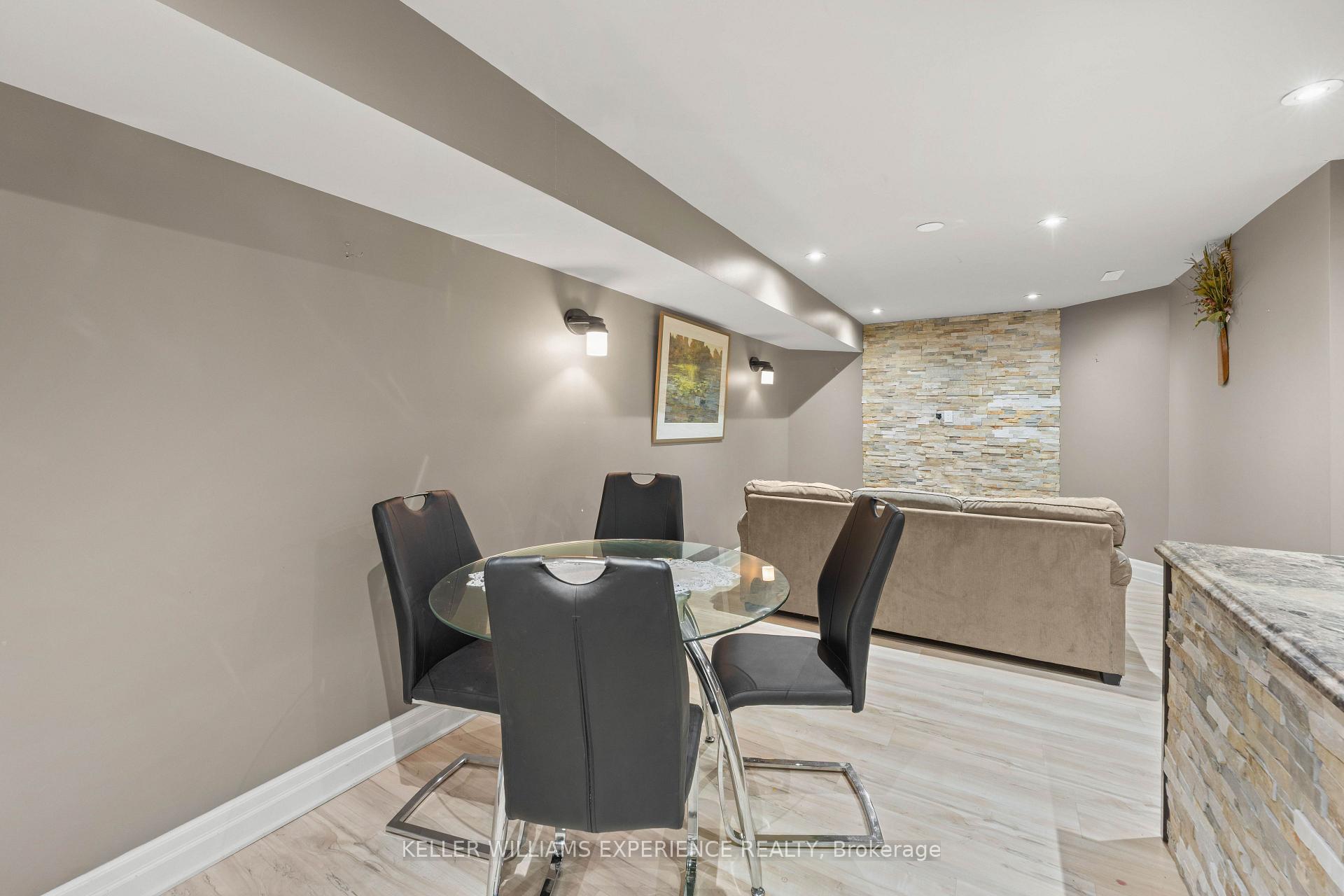 Photo 36 of 16 Snowden Avenue, Barrie, Innis-Shore — HOMEH