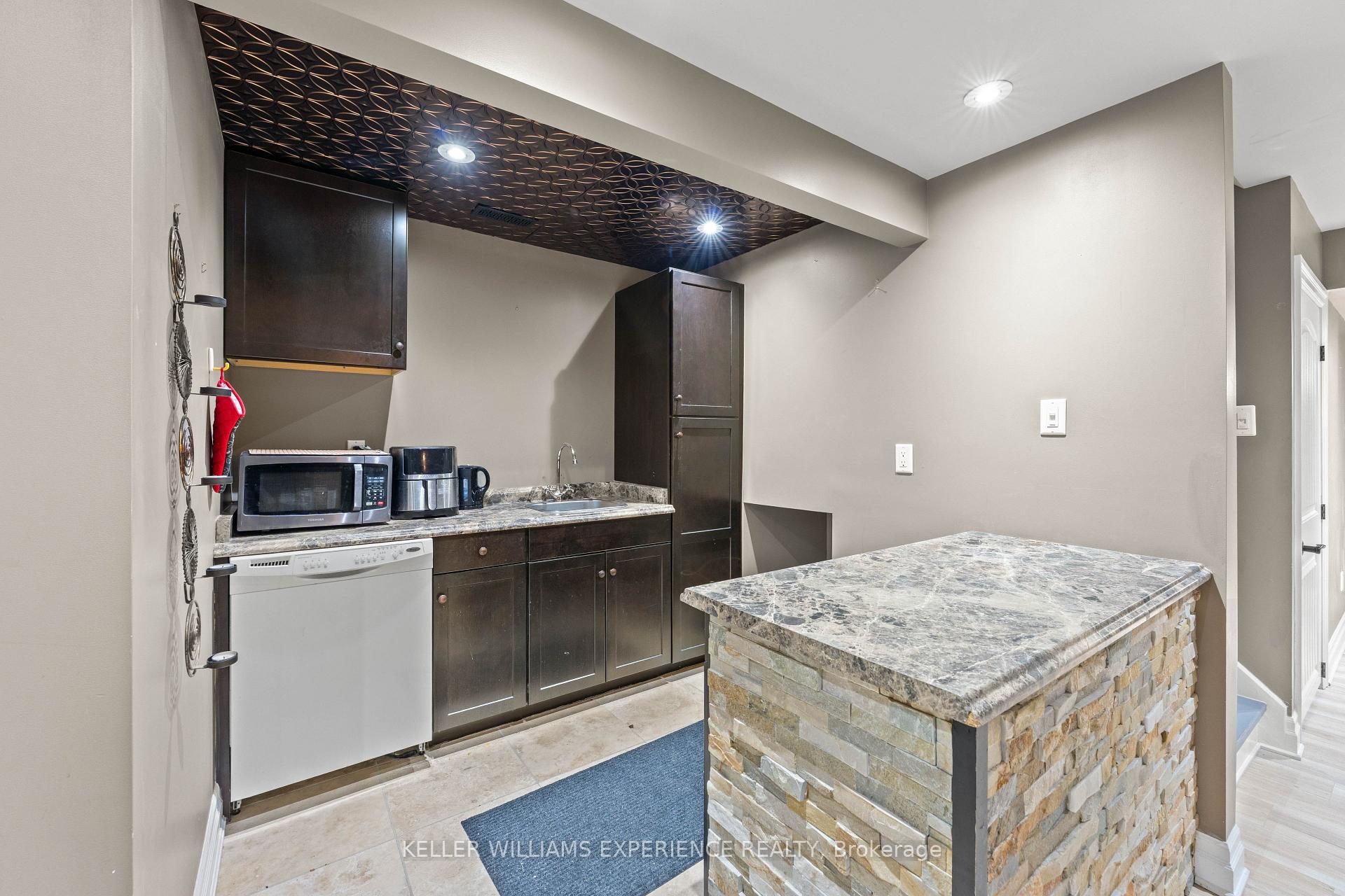 Photo 40 of 16 Snowden Avenue, Barrie, Innis-Shore — HOMEH