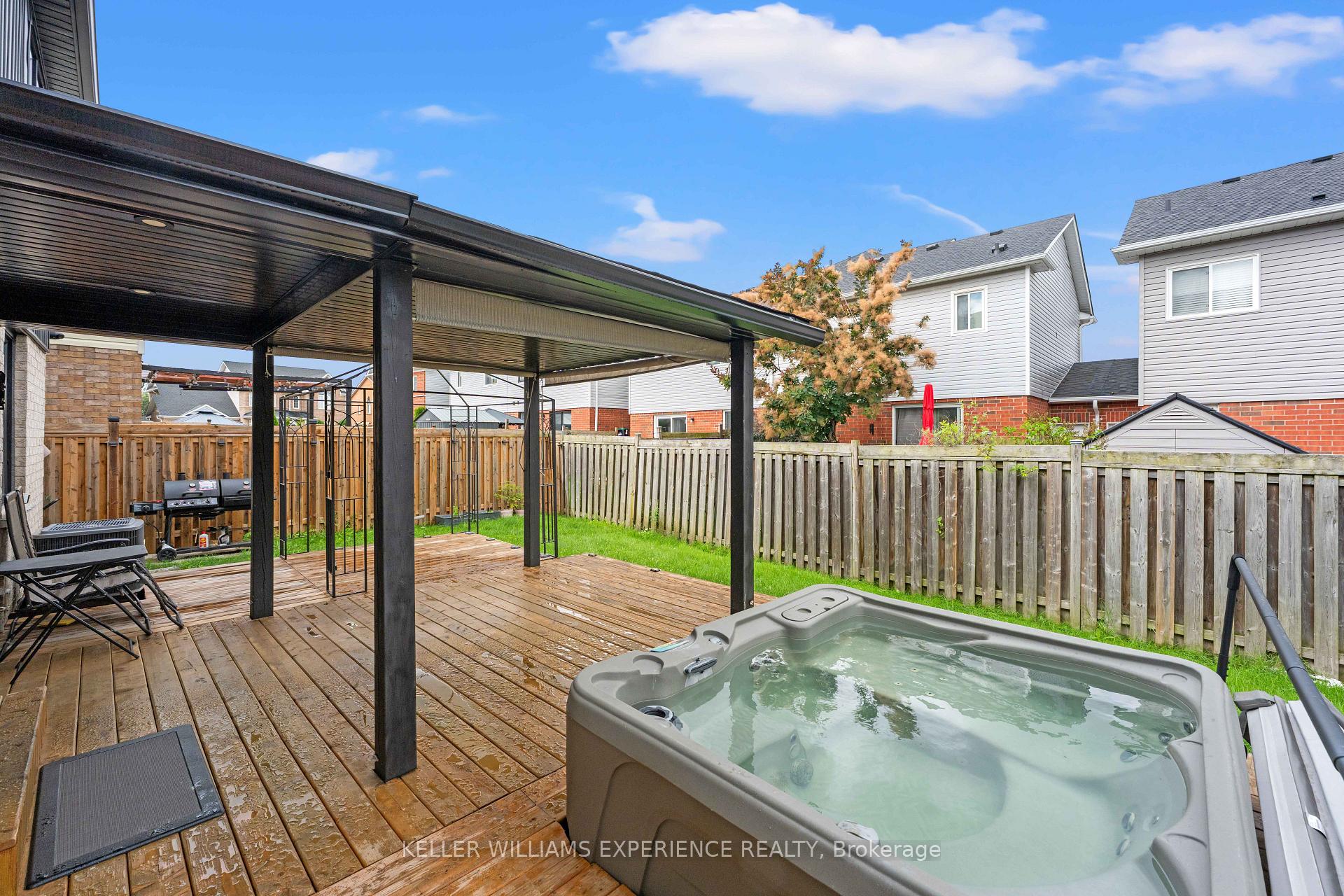 Photo 44 of 16 Snowden Avenue, Barrie, Innis-Shore — HOMEH