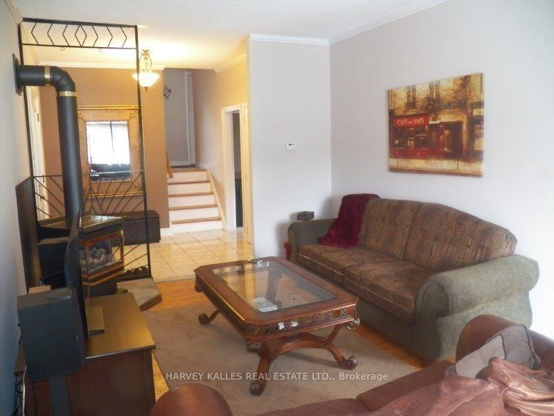 Photo 3 of 788 Batory Avenue, Pickering, West Shore — HOMEH