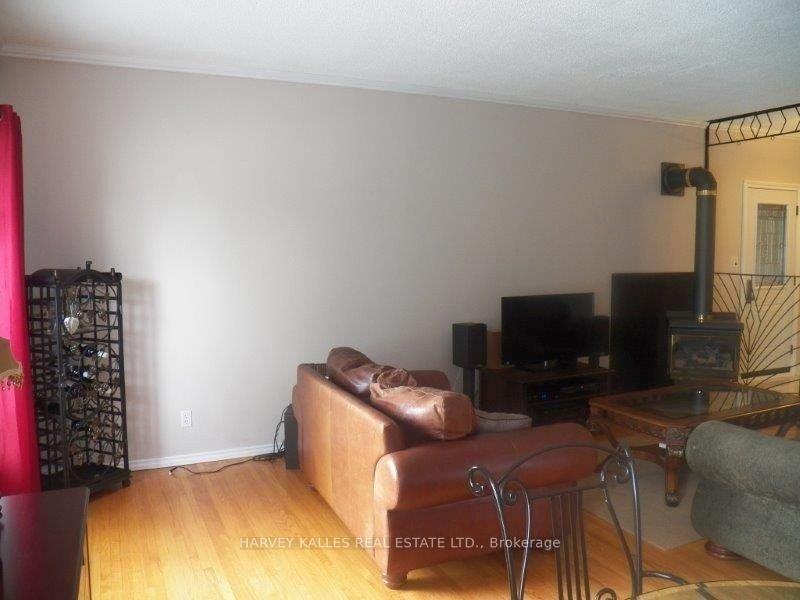 Photo 5 of 788 Batory Avenue, Pickering, West Shore — HOMEH