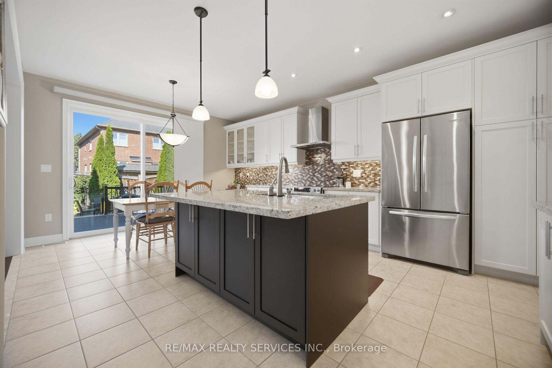 Photo 11 of 49 Learmont Avenue, Caledon, Rural Caledon — HOMEH