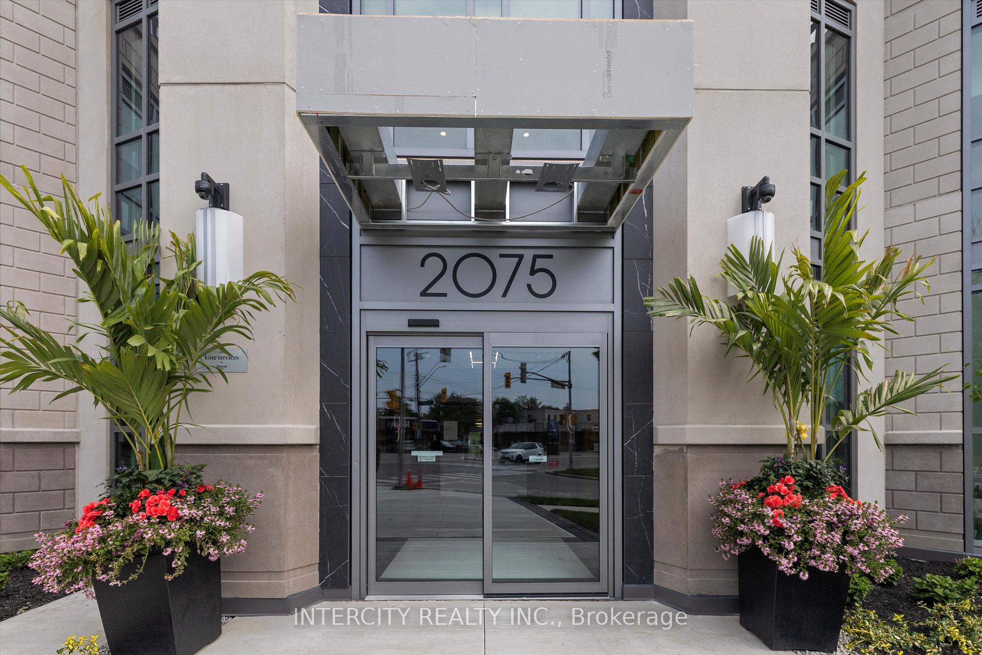 Photo 3 of Unit 539, 2075 King Road, King, King City — HOMEH