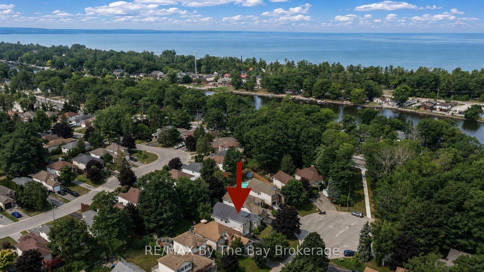 Photo 2 of 12 Goldsmith Place, Wasaga Beach — HOMEH