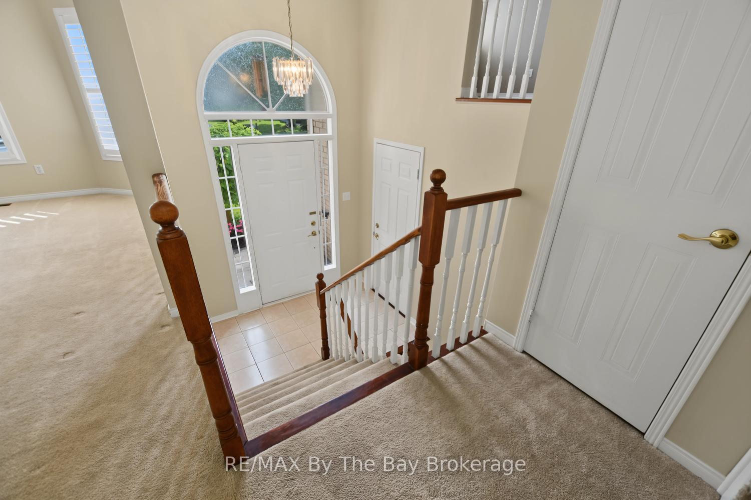 Photo 8 of 12 Goldsmith Place, Wasaga Beach — HOMEH