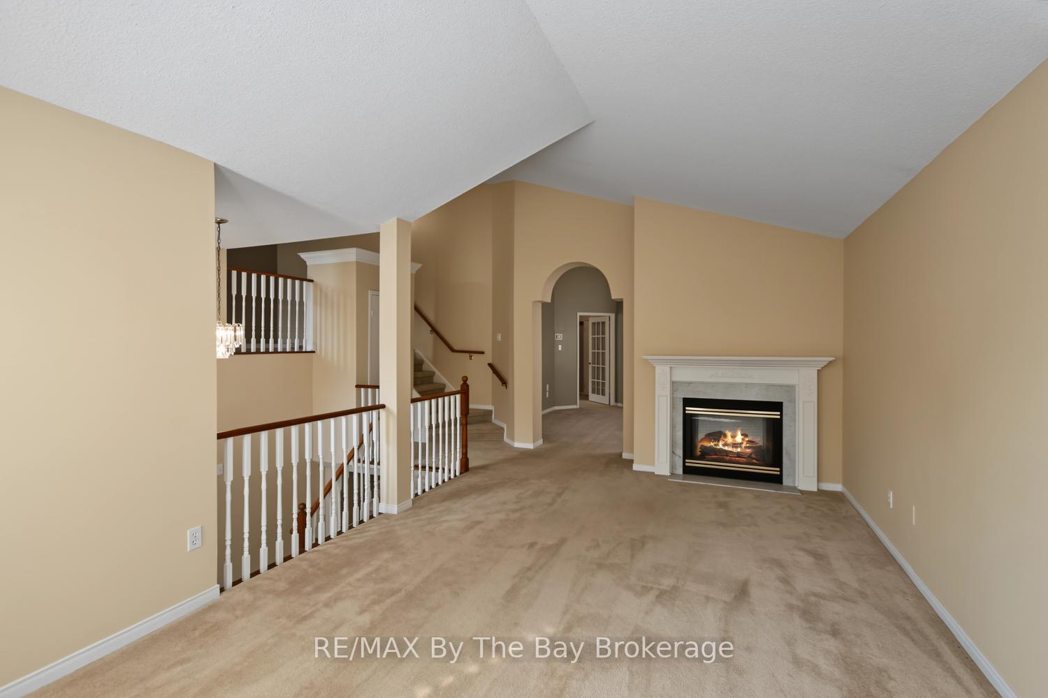 Photo 9 of 12 Goldsmith Place, Wasaga Beach — HOMEH