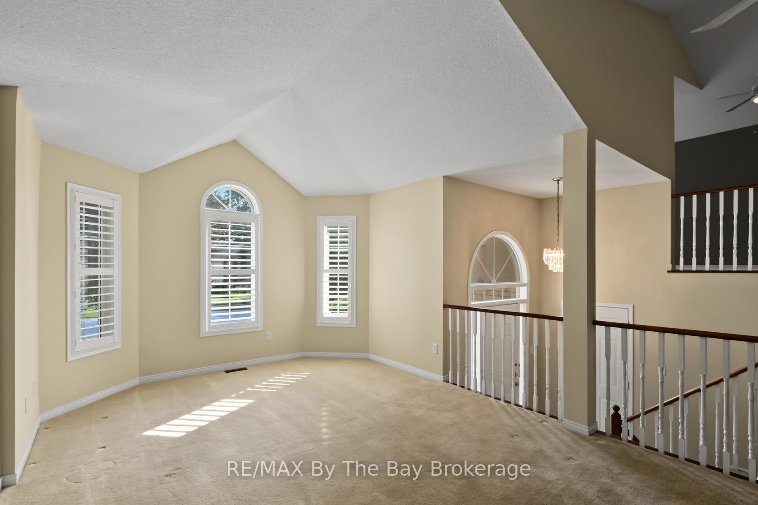 Photo 11 of 12 Goldsmith Place, Wasaga Beach — HOMEH