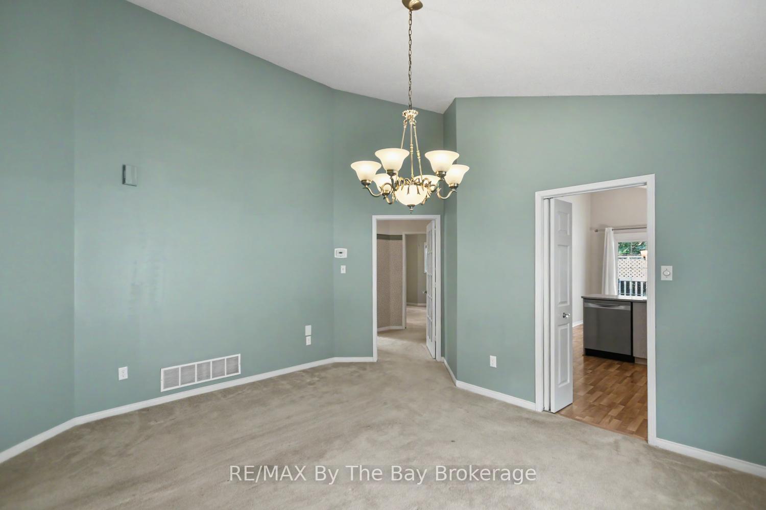 Photo 15 of 12 Goldsmith Place, Wasaga Beach — HOMEH