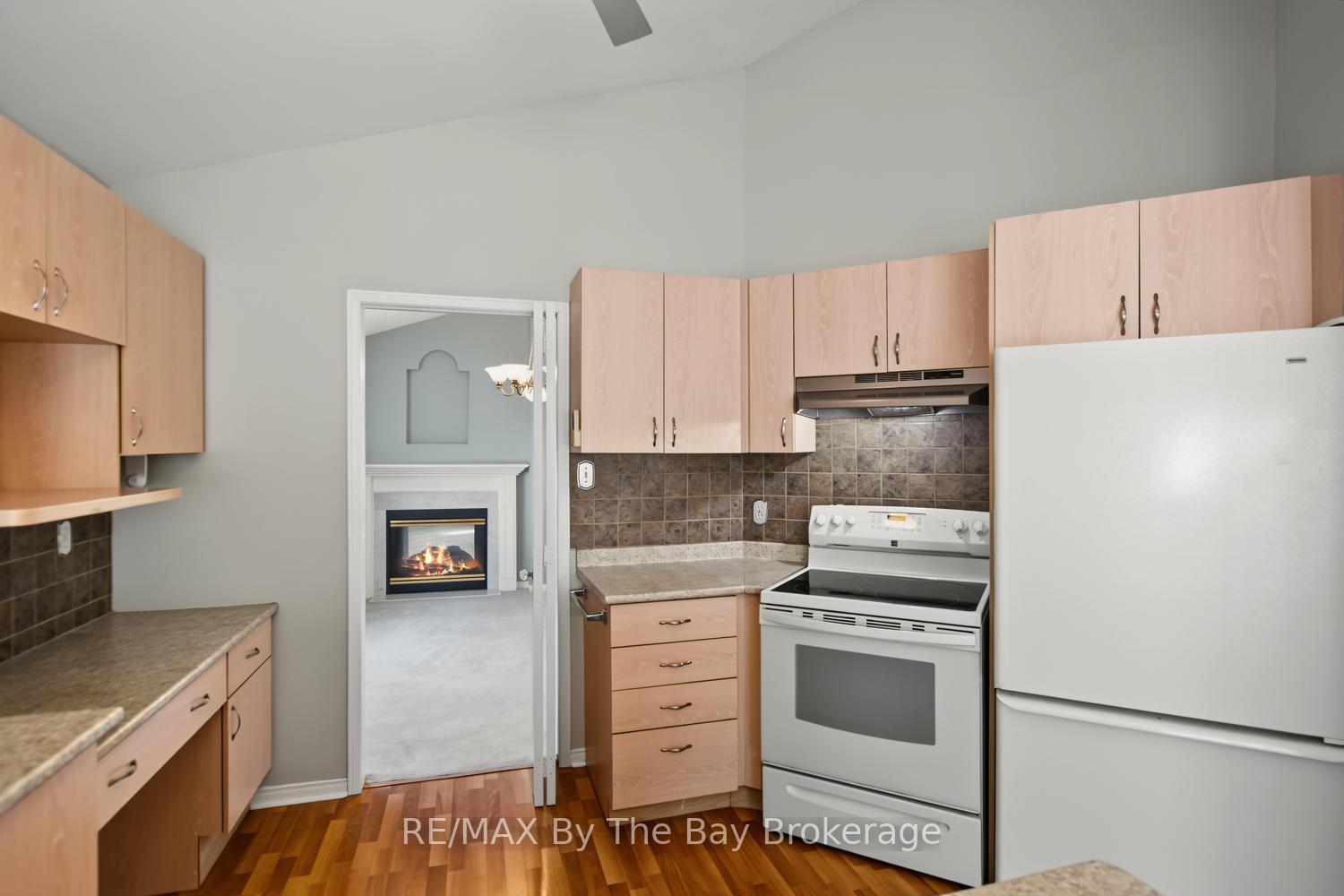 Photo 16 of 12 Goldsmith Place, Wasaga Beach — HOMEH