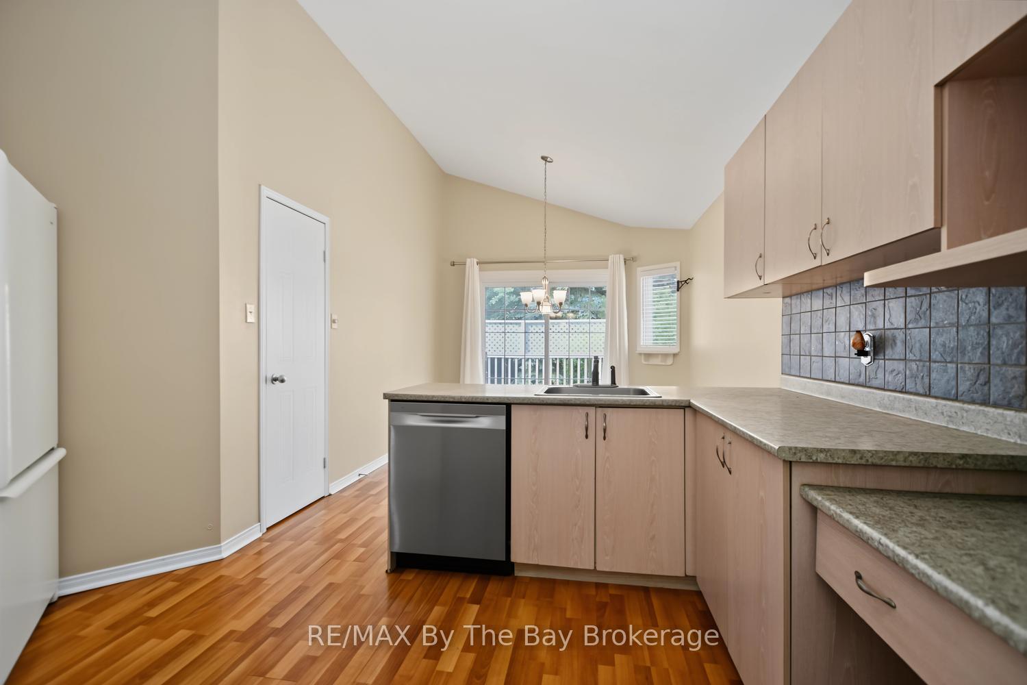 Photo 17 of 12 Goldsmith Place, Wasaga Beach — HOMEH