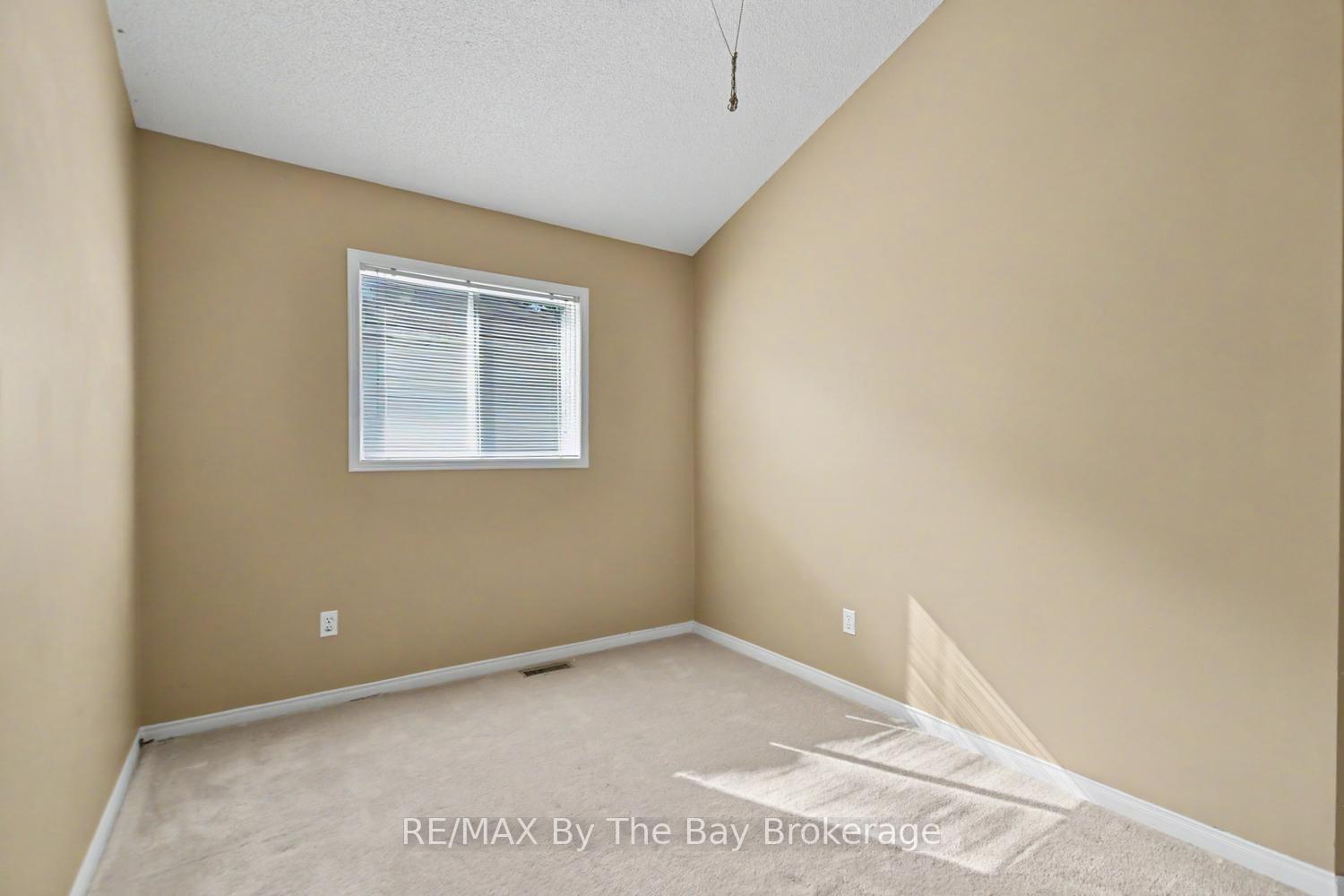 Photo 27 of 12 Goldsmith Place, Wasaga Beach — HOMEH