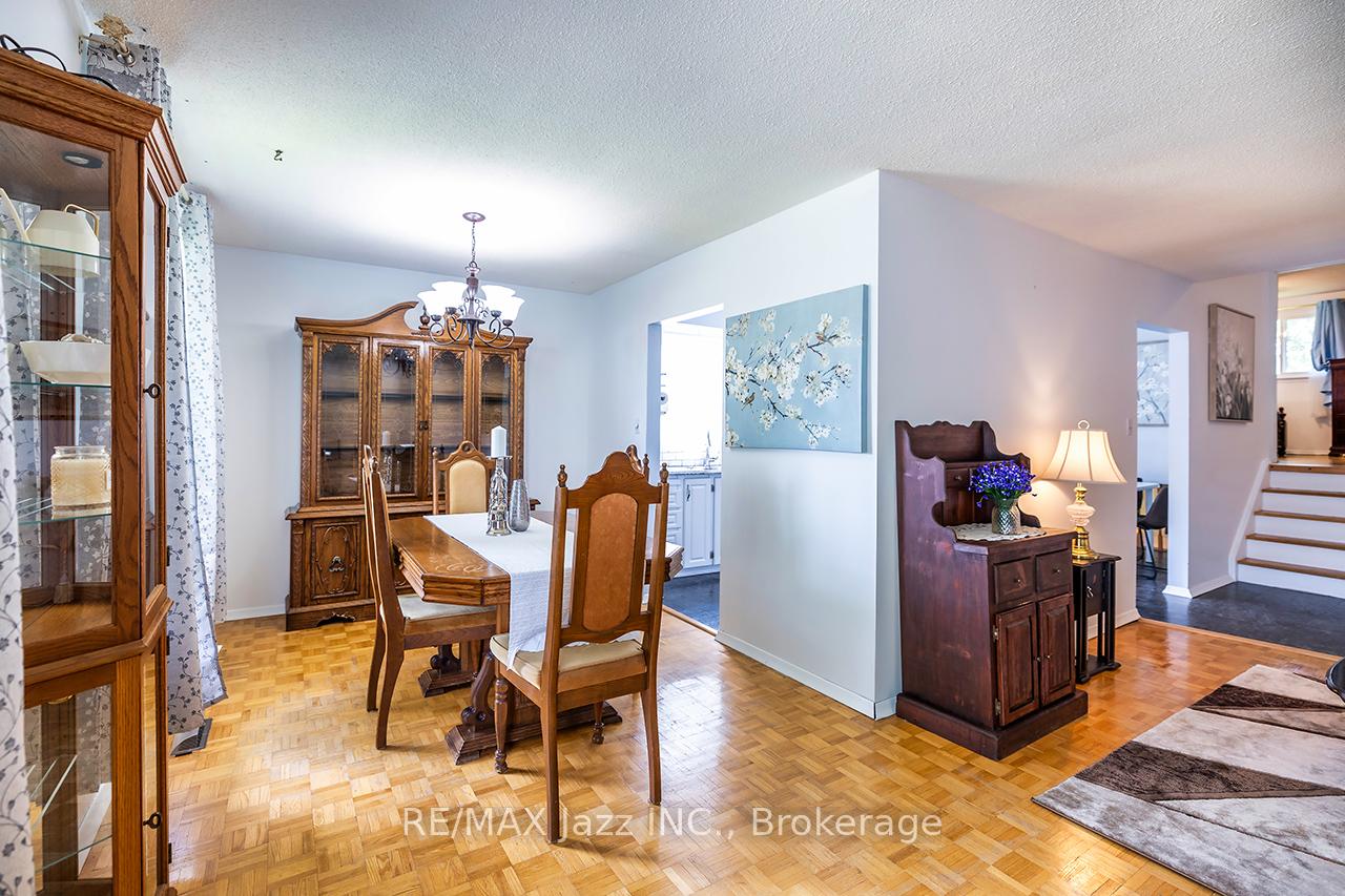 Photo 14 of 22 Deerpark Crescent, Clarington, Bowmanville — HOMEH