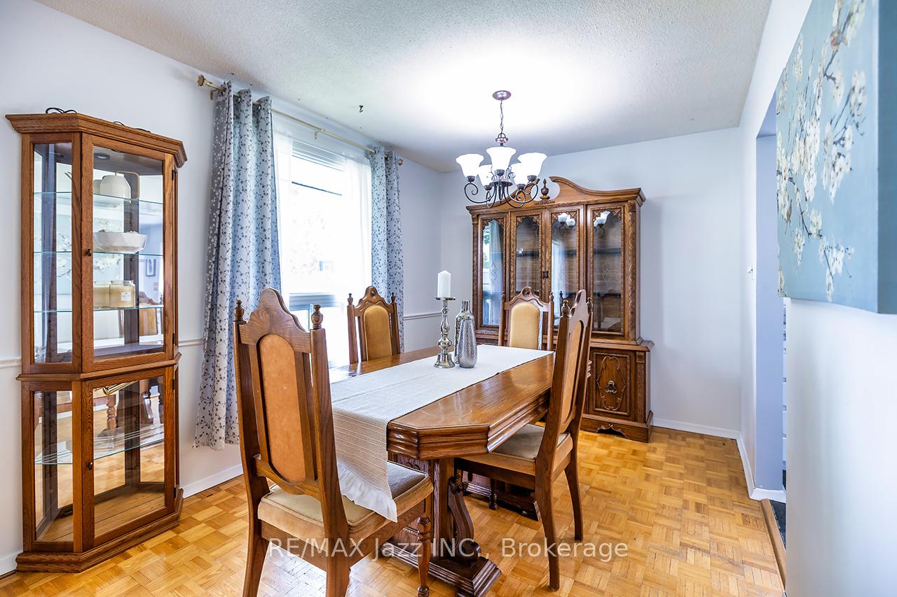 Photo 16 of 22 Deerpark Crescent, Clarington, Bowmanville — HOMEH