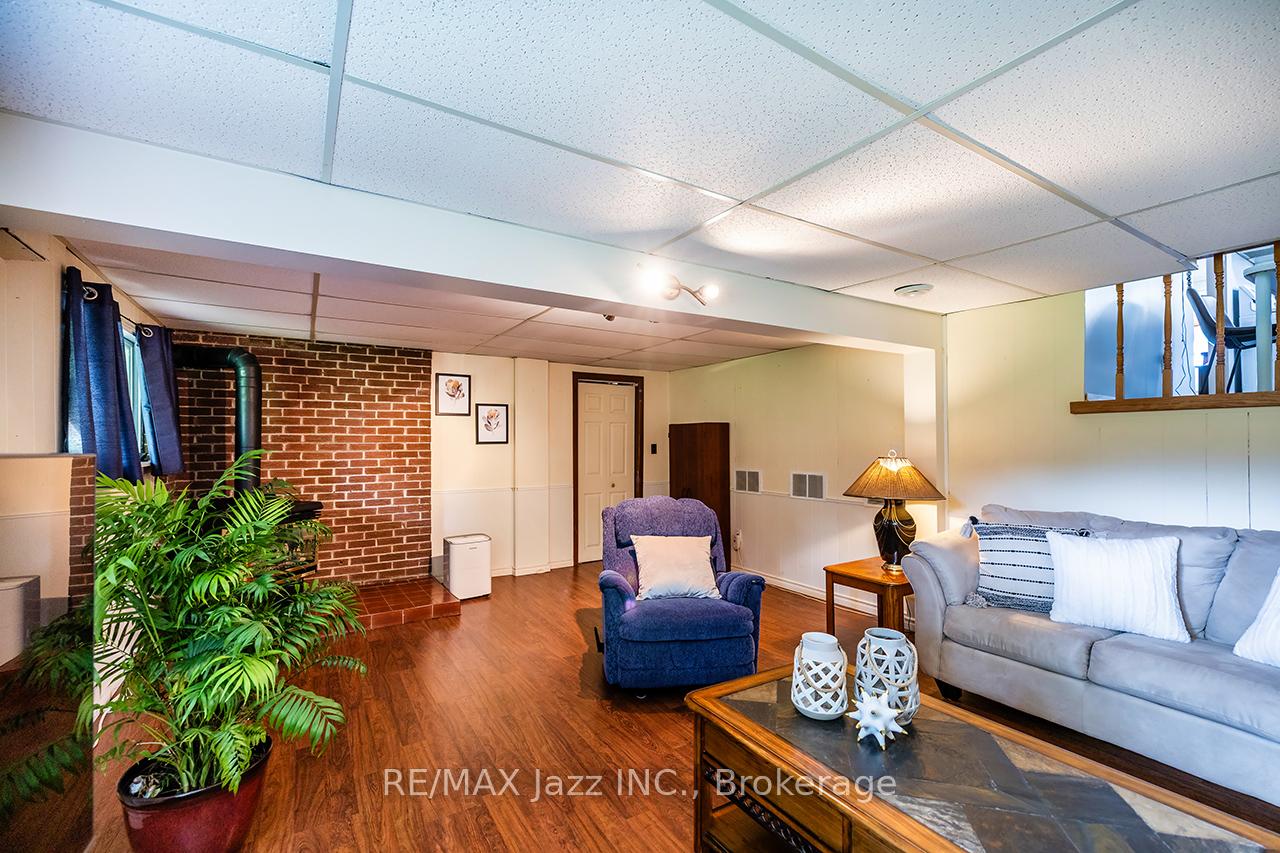 Photo 25 of 22 Deerpark Crescent, Clarington, Bowmanville — HOMEH