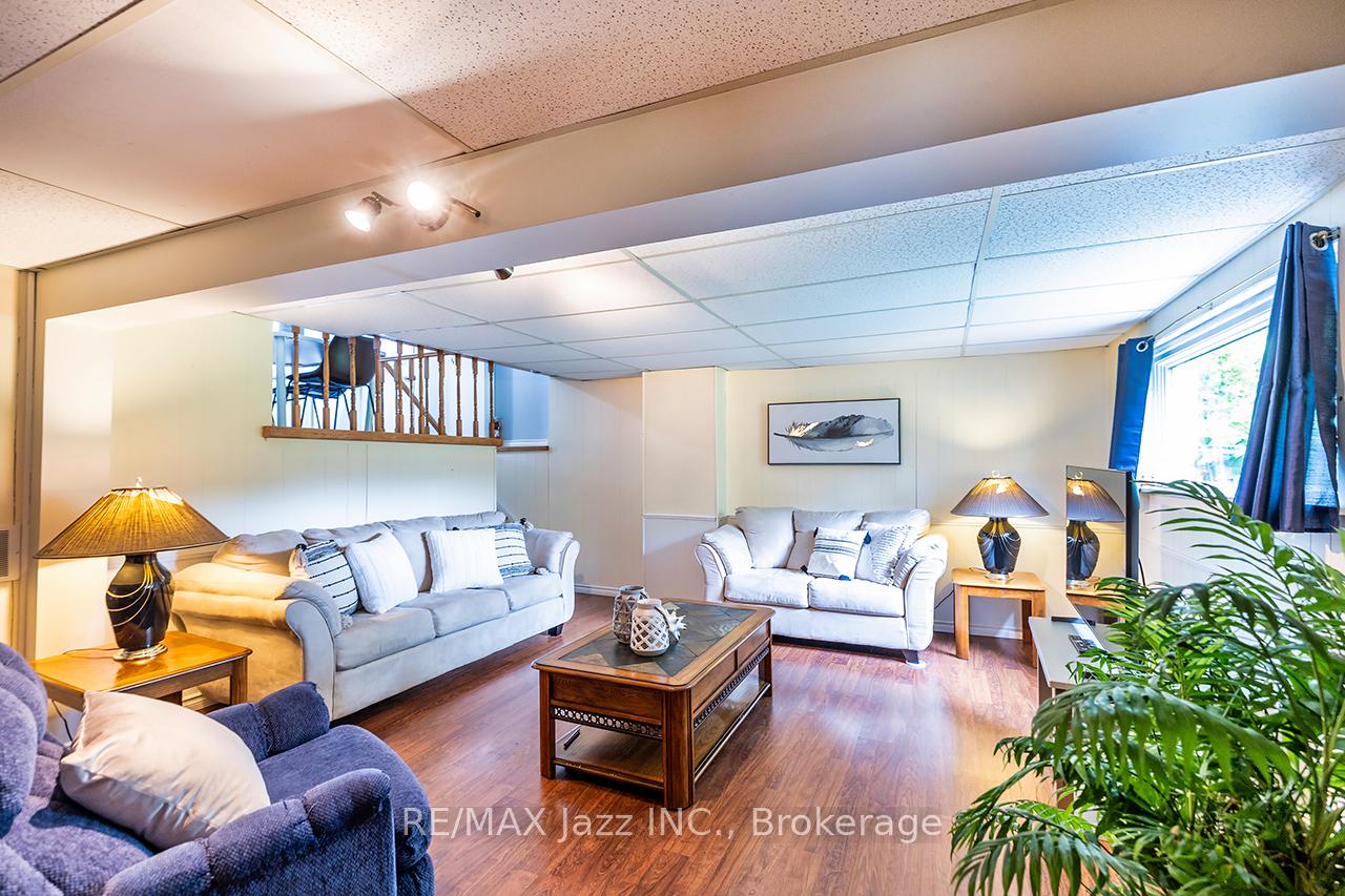 Photo 28 of 22 Deerpark Crescent, Clarington, Bowmanville — HOMEH