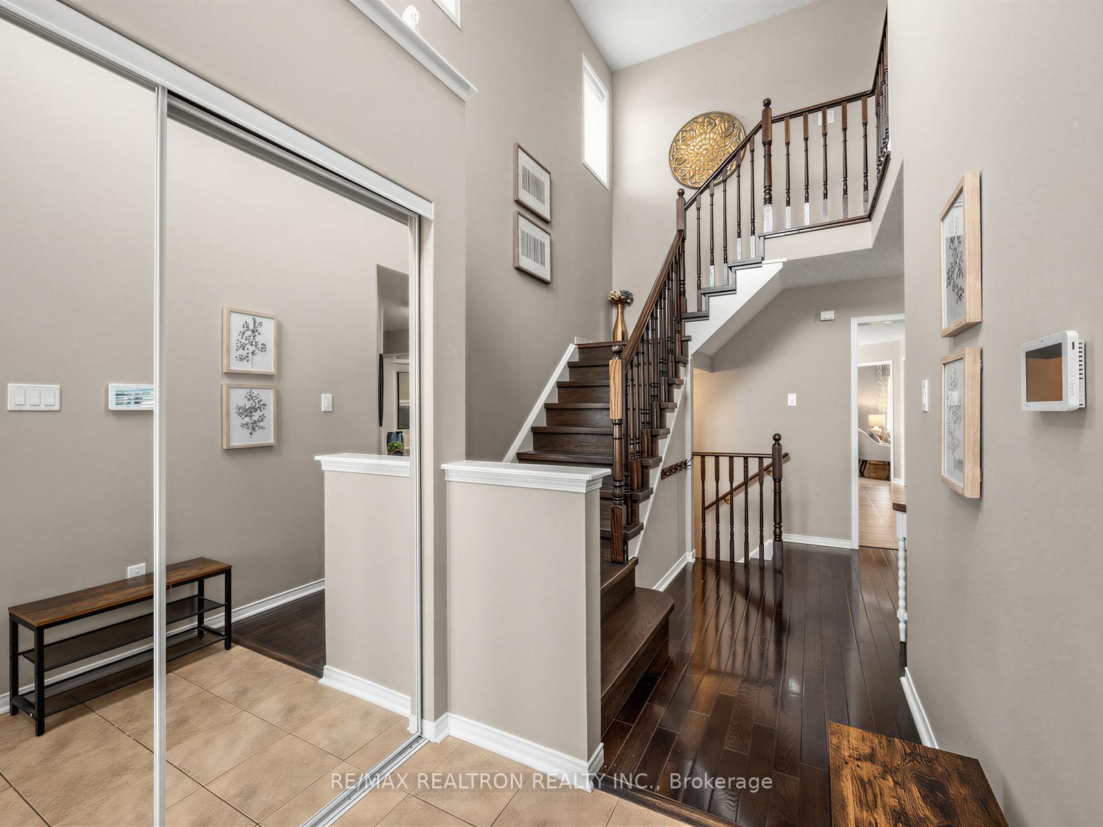Photo 4 of 1089 Edward Bolton Crescent, Oshawa, Pinecrest — HOMEH