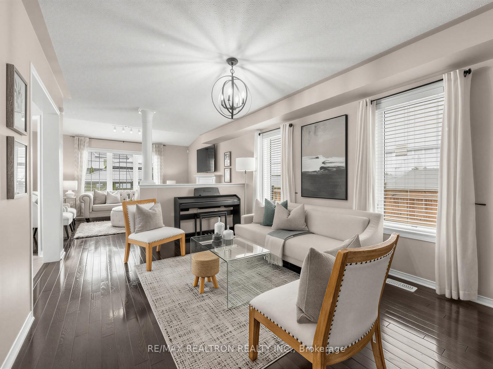 Photo 5 of 1089 Edward Bolton Crescent, Oshawa, Pinecrest — HOMEH