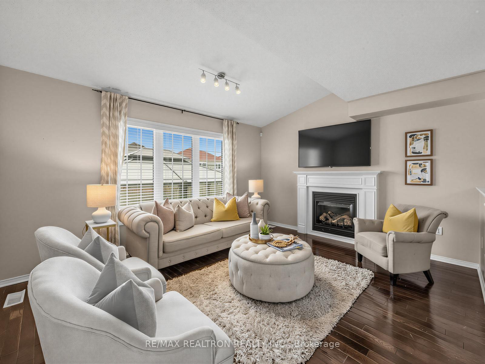 Photo 7 of 1089 Edward Bolton Crescent, Oshawa, Pinecrest — HOMEH