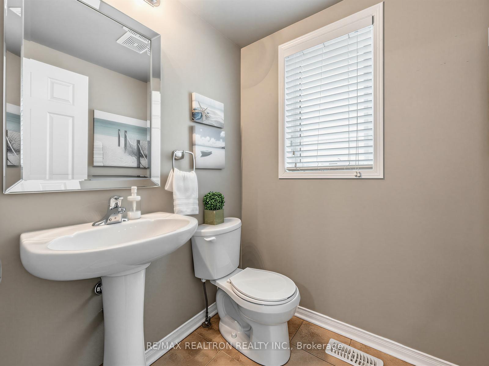 Photo 16 of 1089 Edward Bolton Crescent, Oshawa, Pinecrest — HOMEH