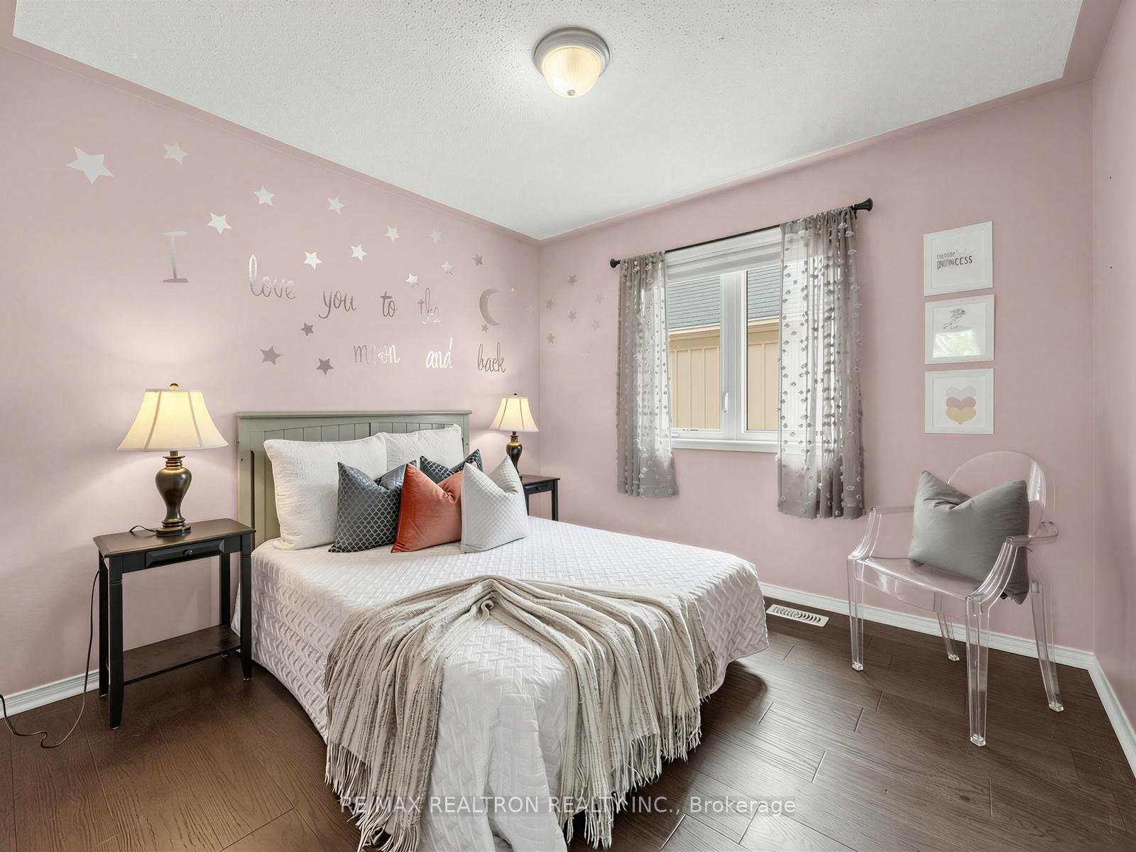 Photo 18 of 1089 Edward Bolton Crescent, Oshawa, Pinecrest — HOMEH