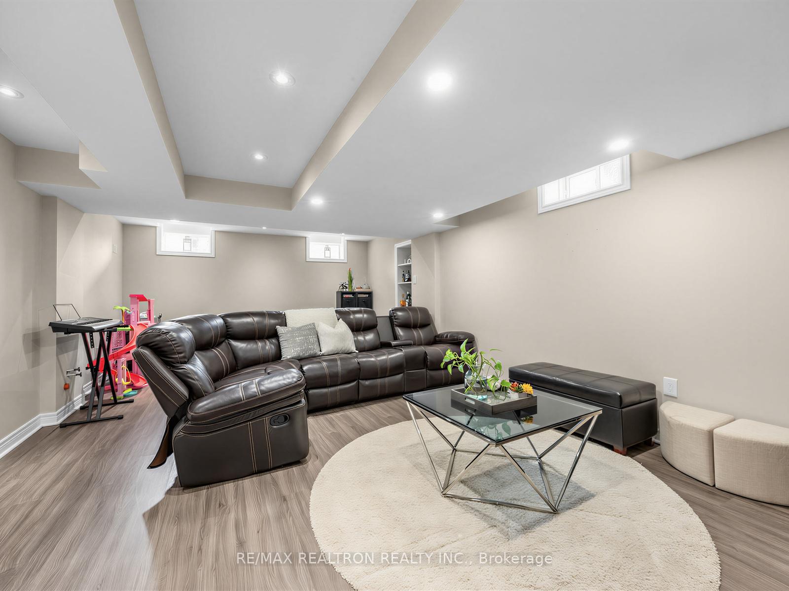Photo 28 of 1089 Edward Bolton Crescent, Oshawa, Pinecrest — HOMEH