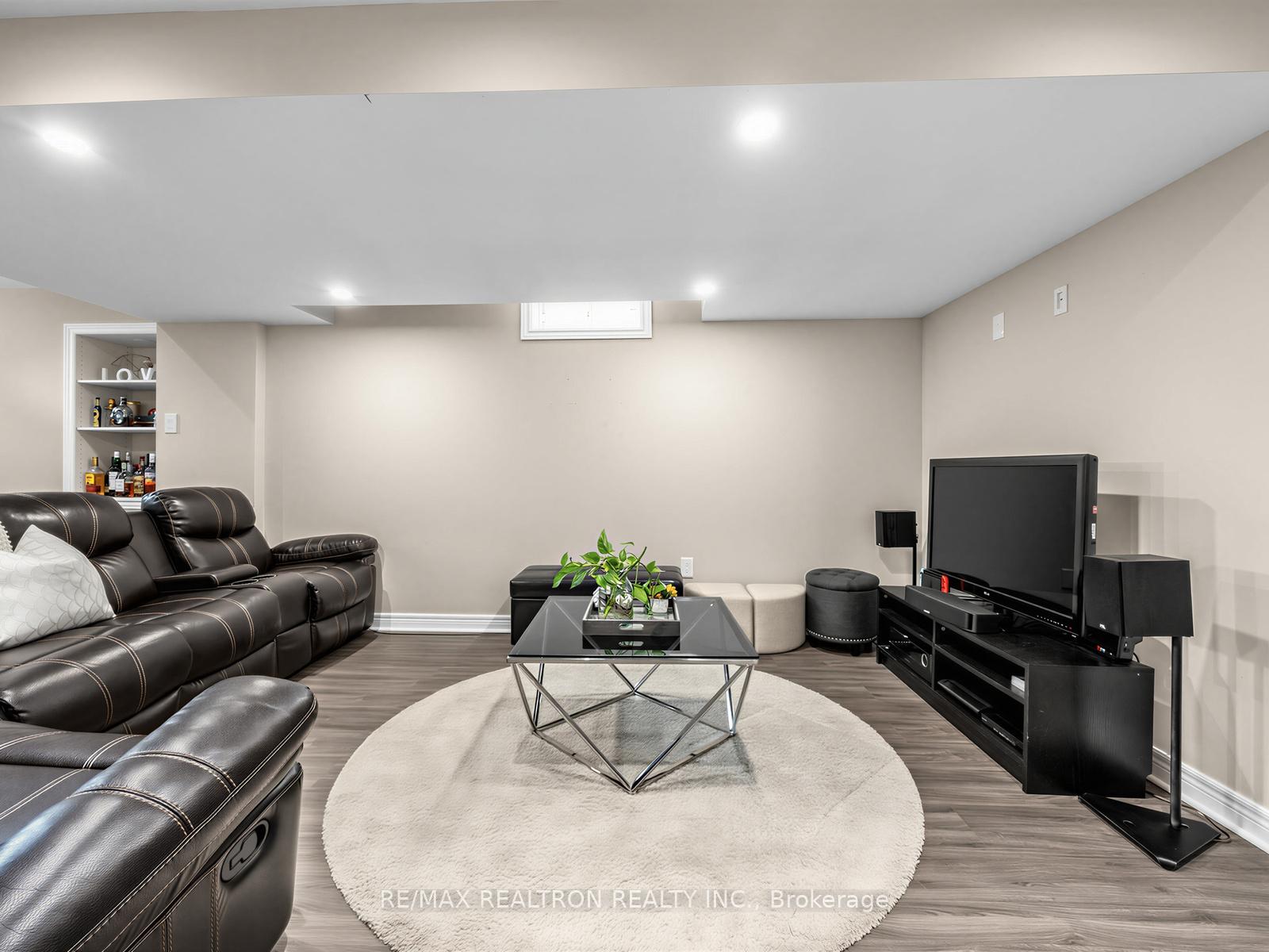Photo 31 of 1089 Edward Bolton Crescent, Oshawa, Pinecrest — HOMEH