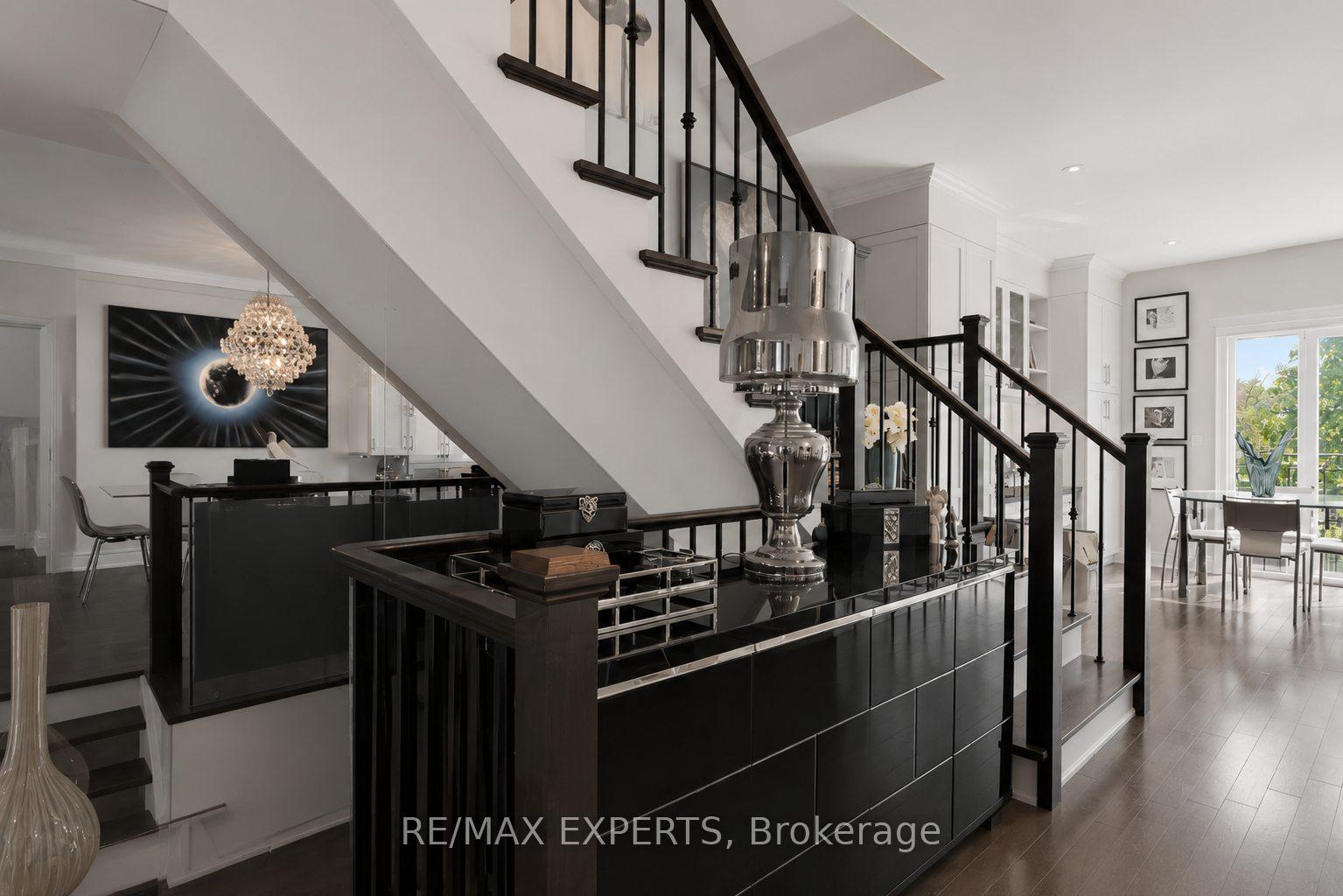 Photo 12 of 22 Matthew Court, Etobicoke, Princess-Rosethorn — HOMEH
