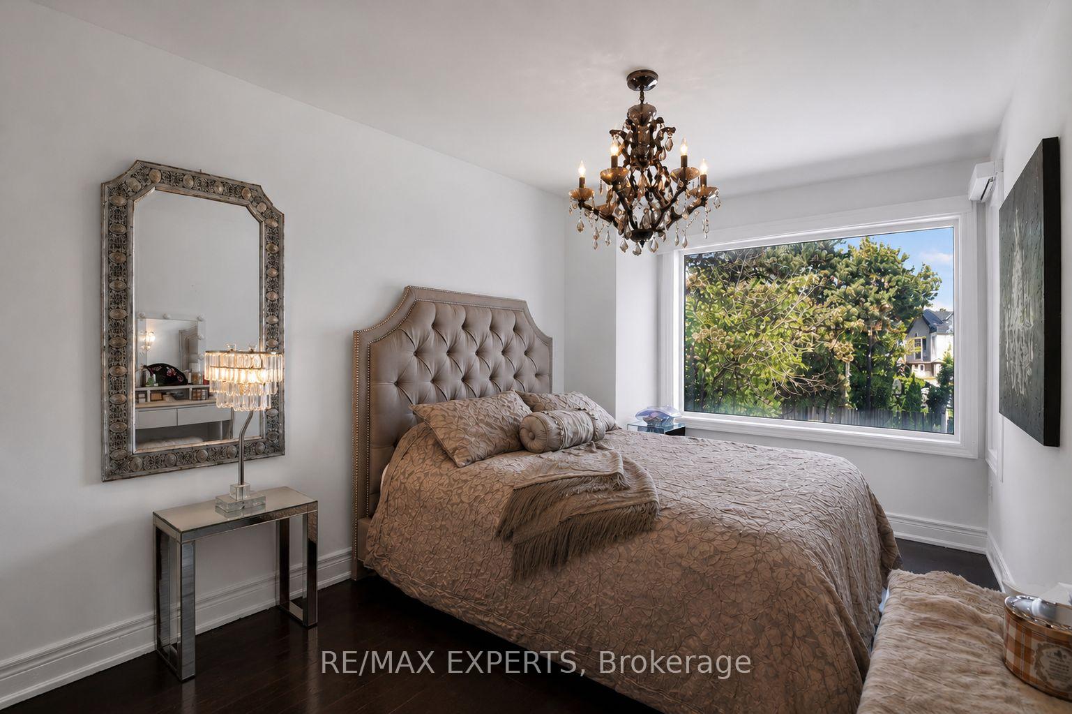 Photo 22 of 22 Matthew Court, Etobicoke, Princess-Rosethorn — HOMEH