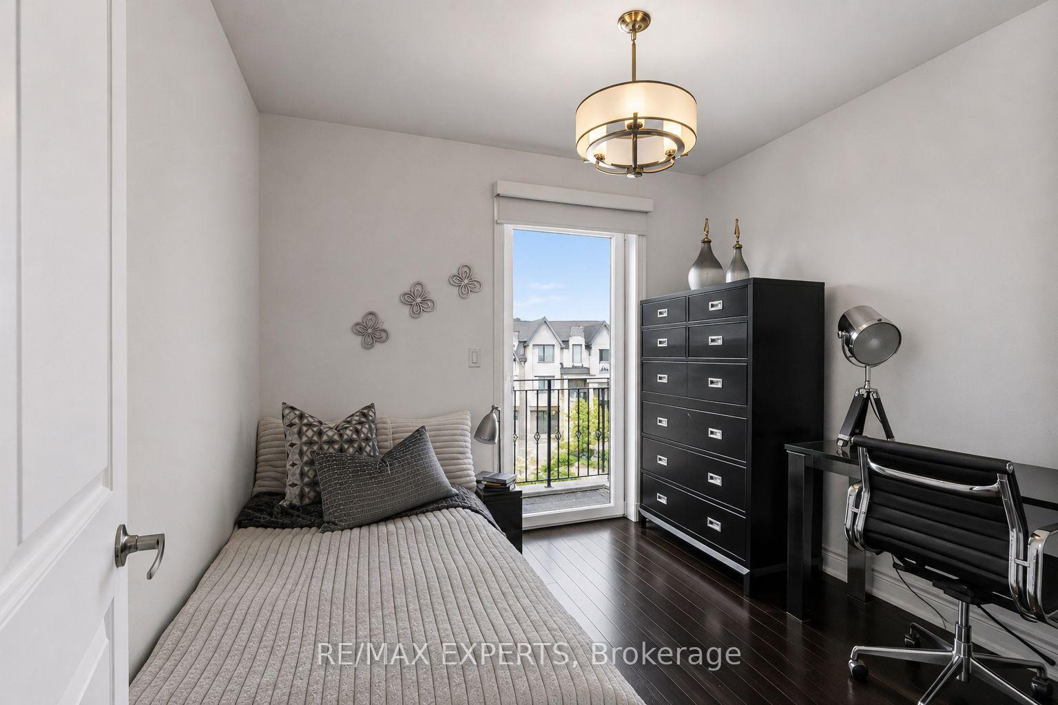 Photo 25 of 22 Matthew Court, Etobicoke, Princess-Rosethorn — HOMEH