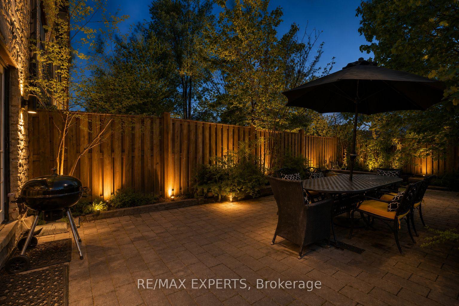 Photo 31 of 22 Matthew Court, Etobicoke, Princess-Rosethorn — HOMEH