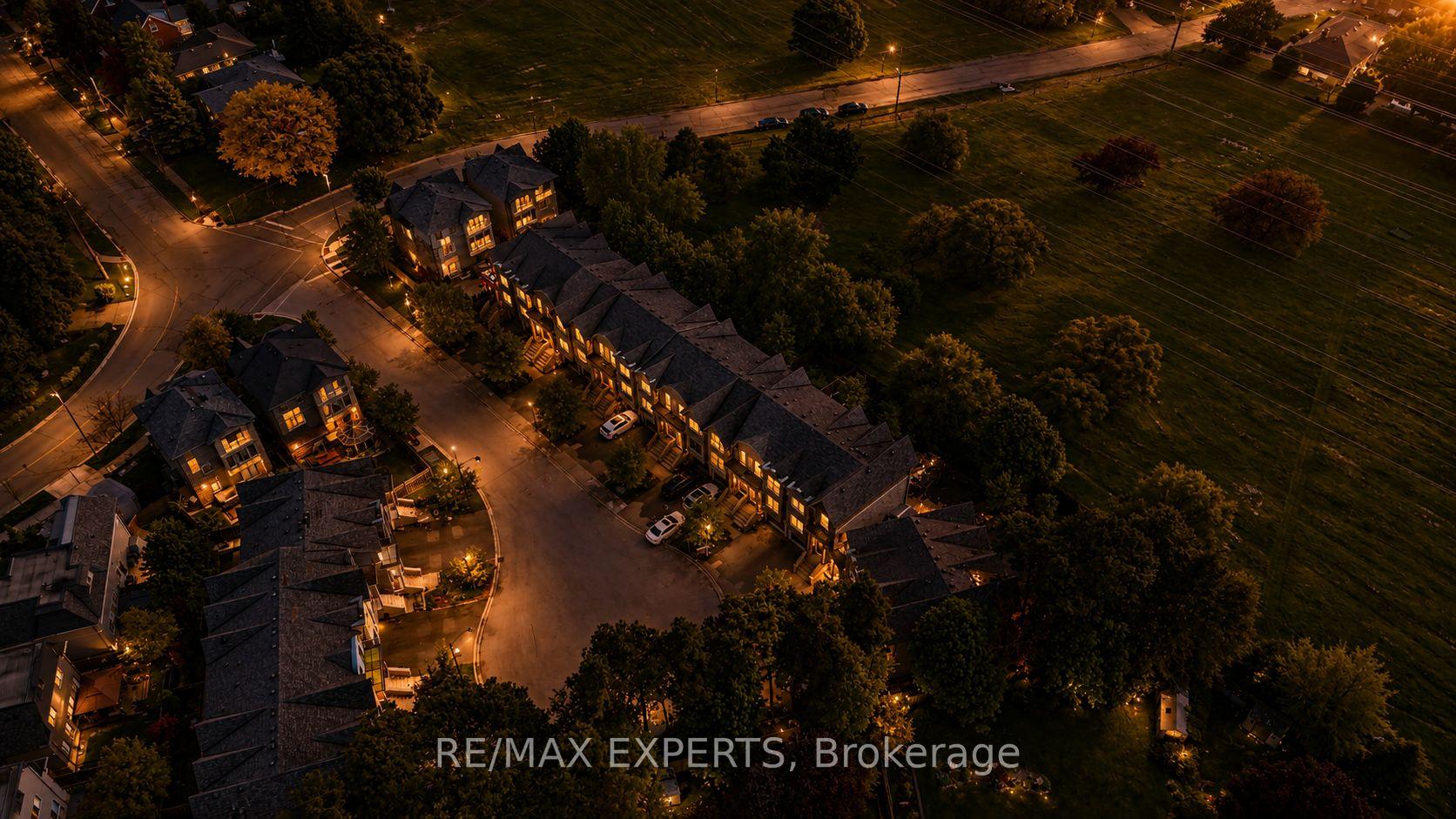 Photo 40 of 22 Matthew Court, Etobicoke, Princess-Rosethorn — HOMEH