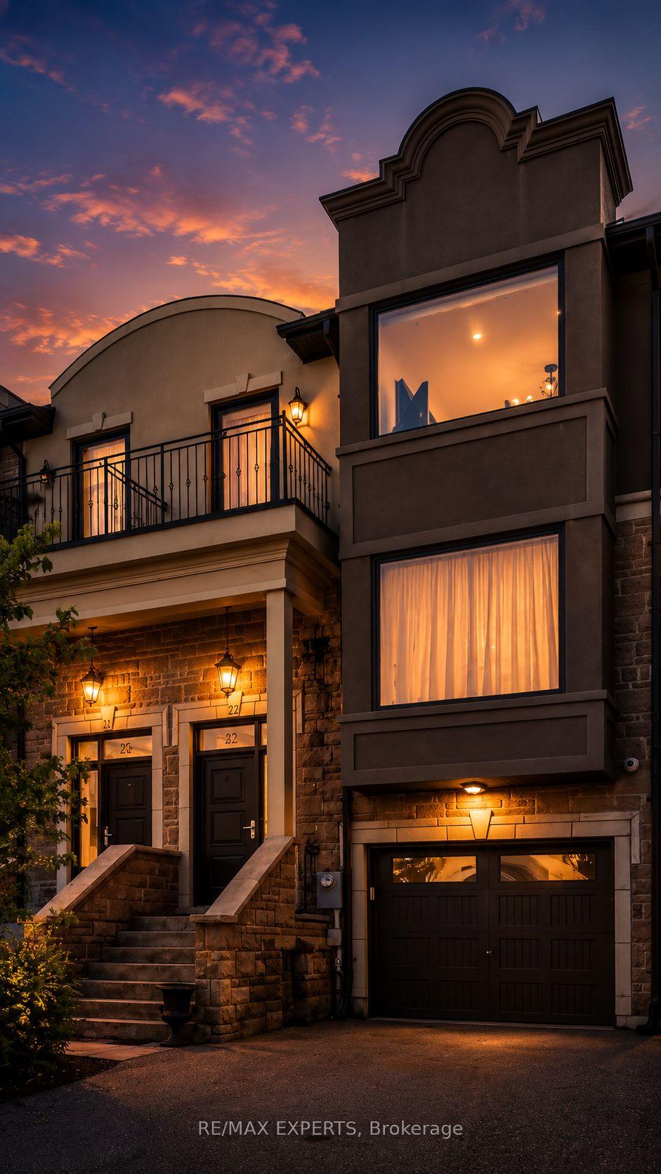 Photo 42 of 22 Matthew Court, Etobicoke, Princess-Rosethorn — HOMEH
