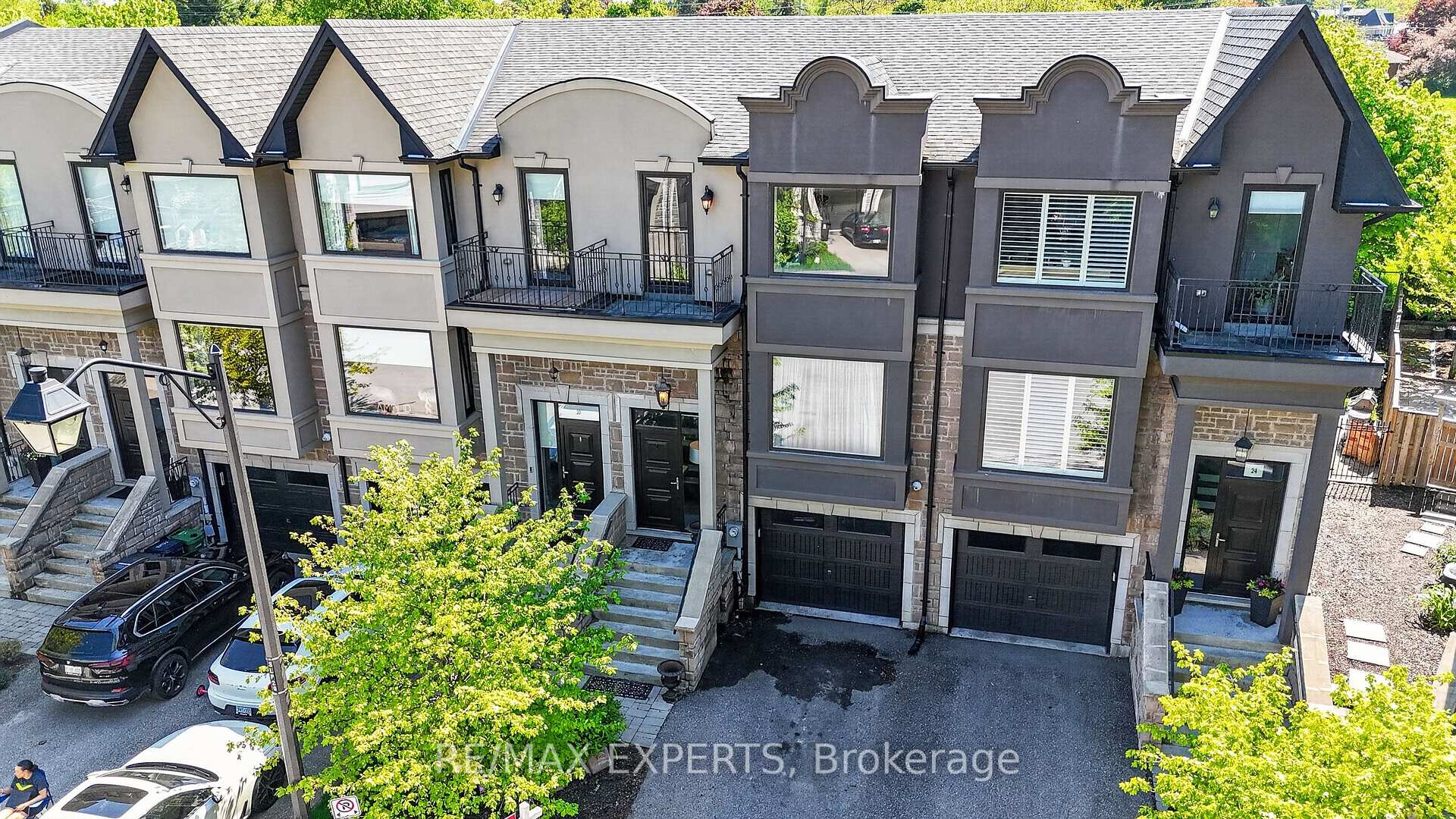 Photo 43 of 22 Matthew Court, Etobicoke, Princess-Rosethorn — HOMEH