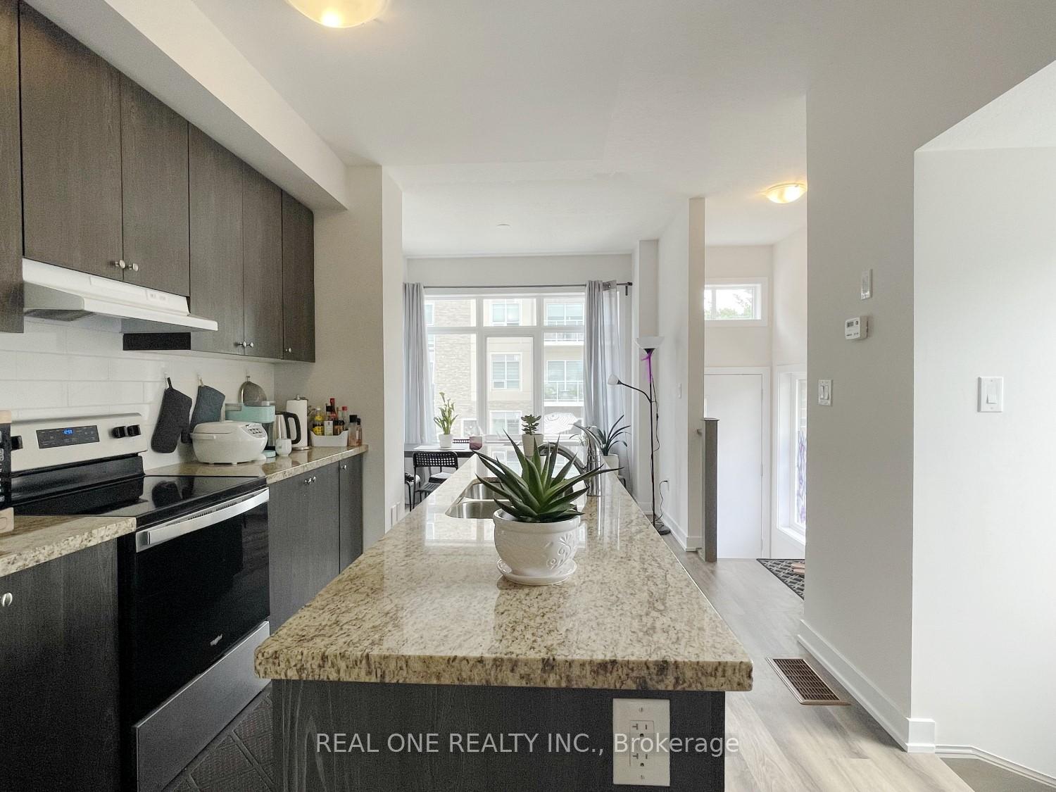 Photo 8 of 1 Markle Crescent, Hamilton, Ancaster — HOMEH